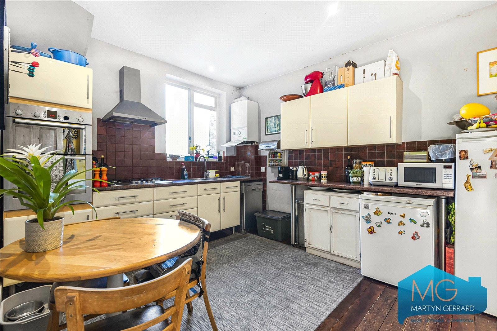 3 bedroom Apartment for sale - Martyn Gerrard
