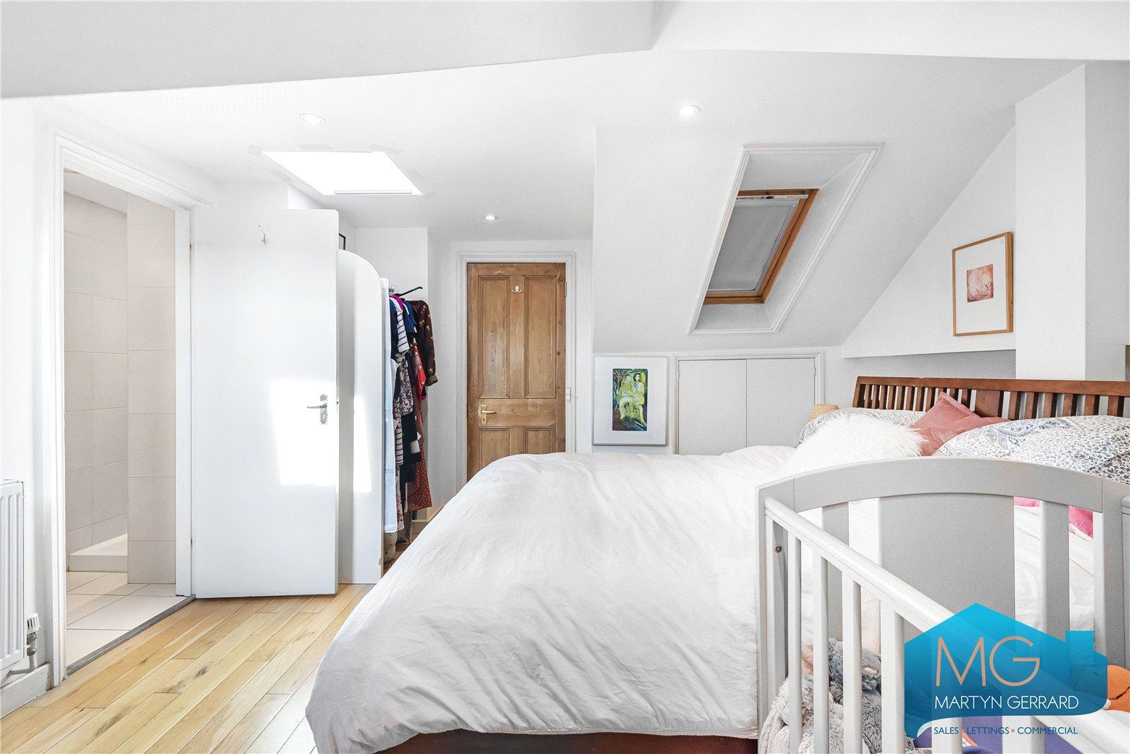 3 bedroom Apartment for sale - Martyn Gerrard