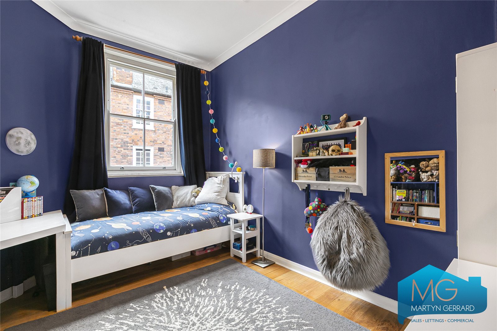 2 bedroom Apartment for sale - Martyn Gerrard