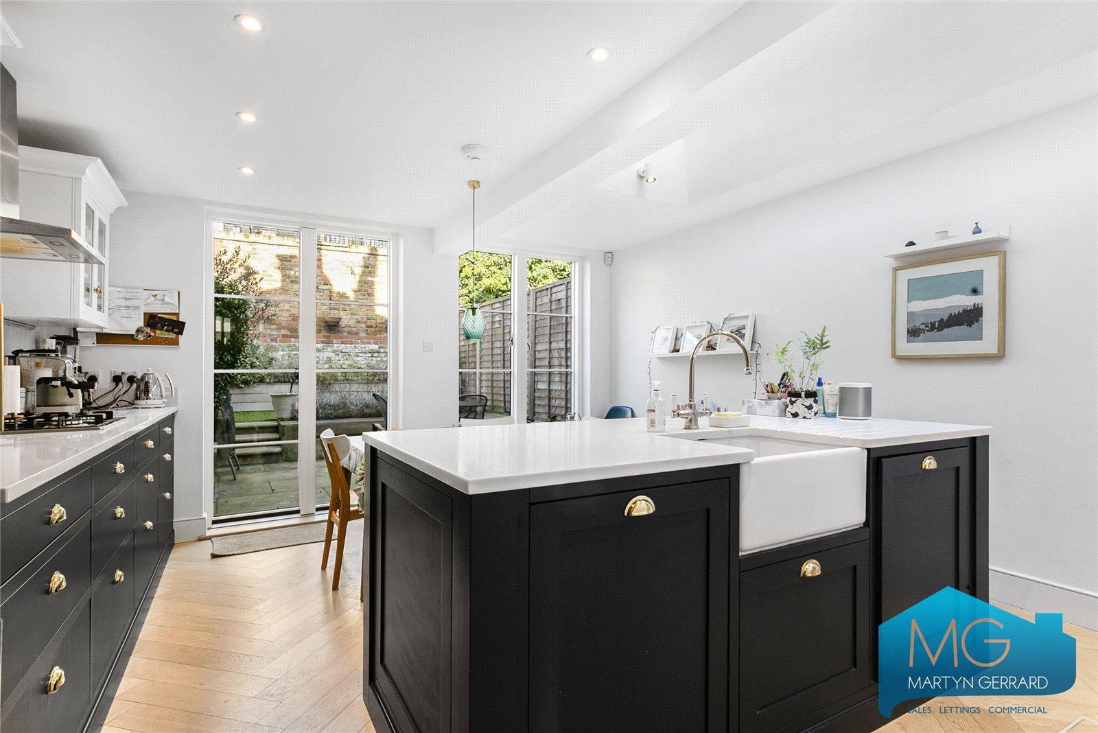 4 bedroom House for sale - Martyn Gerrard