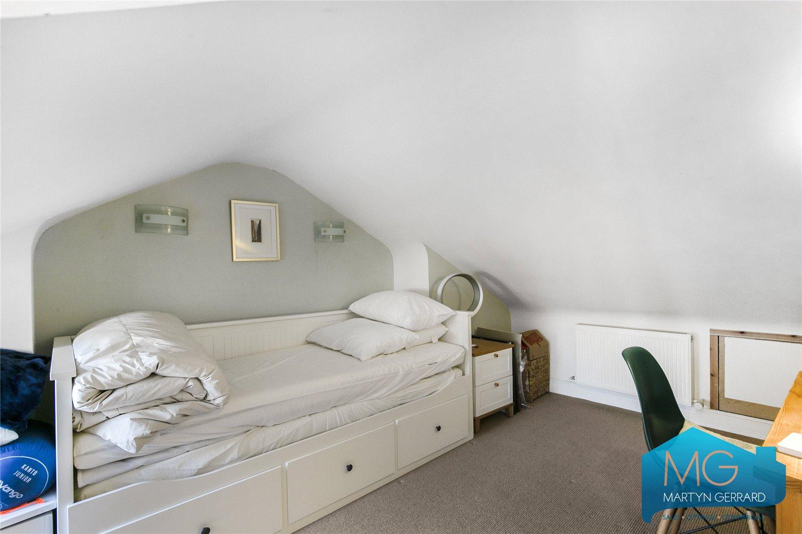 4 bedroom House for sale - Martyn Gerrard