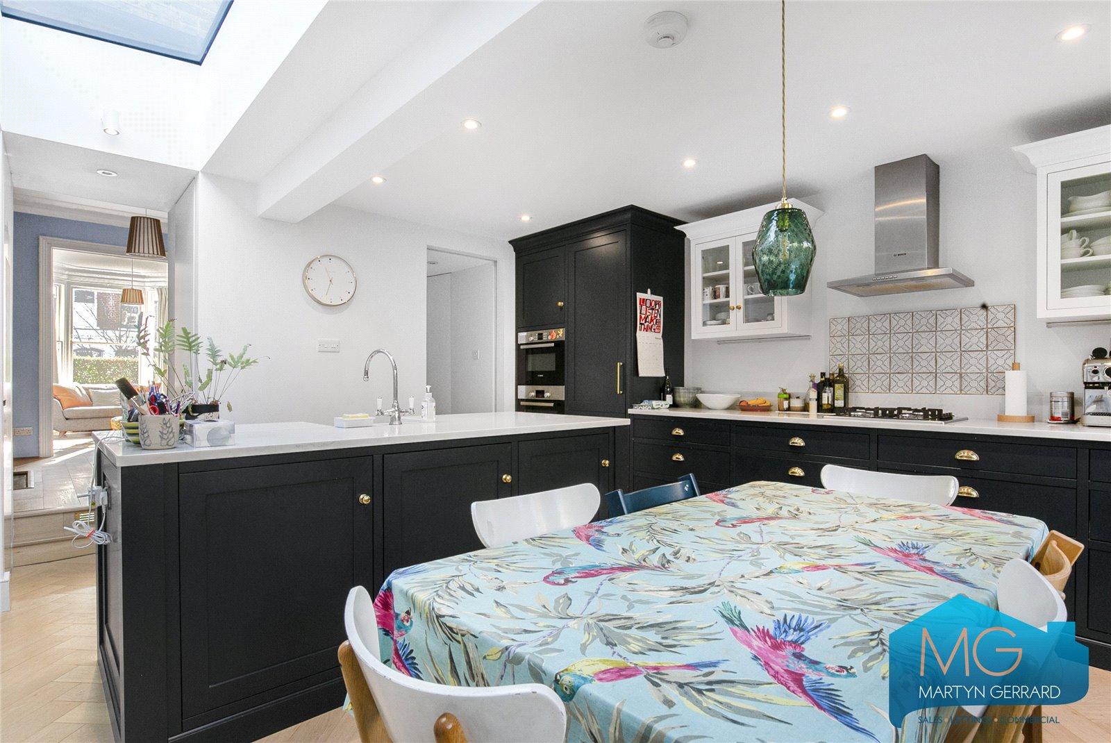 4 bedroom House for sale - Martyn Gerrard