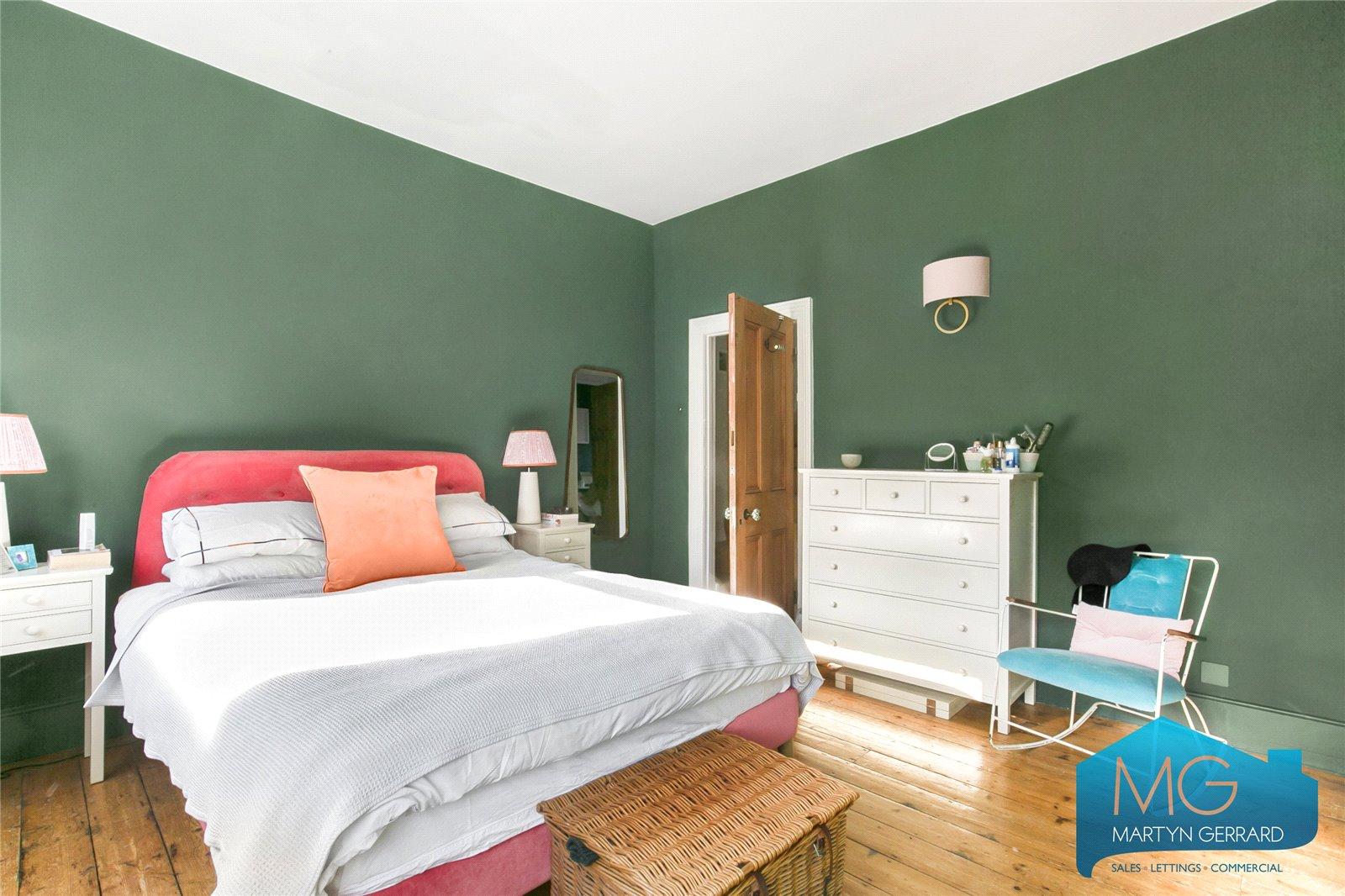 4 bedroom House for sale - Martyn Gerrard