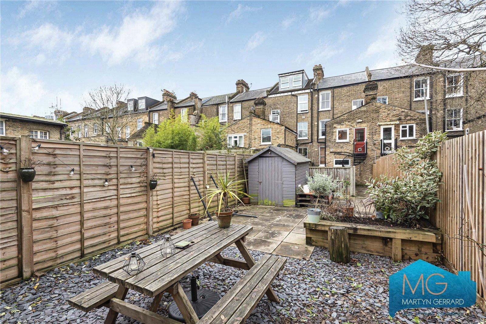 3 bedroom Apartment for sale - Martyn Gerrard