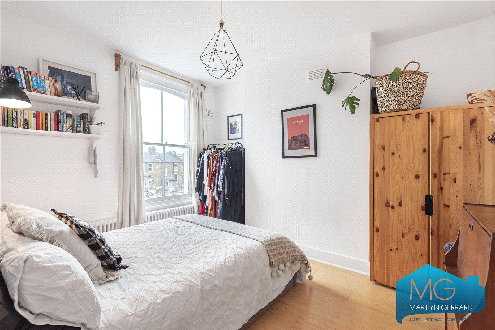 3 bedroom Apartment for sale - Martyn Gerrard