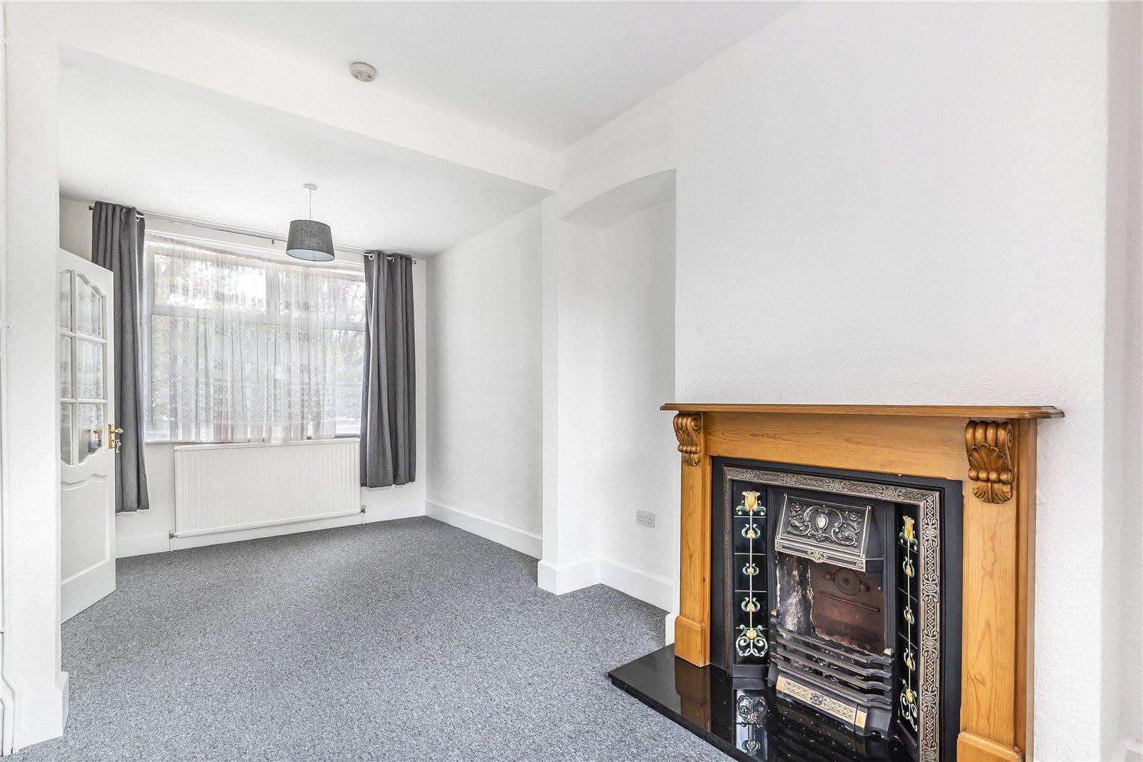Nightingale Lane, Crouch End, London, N8+  - Martyn Gerrard