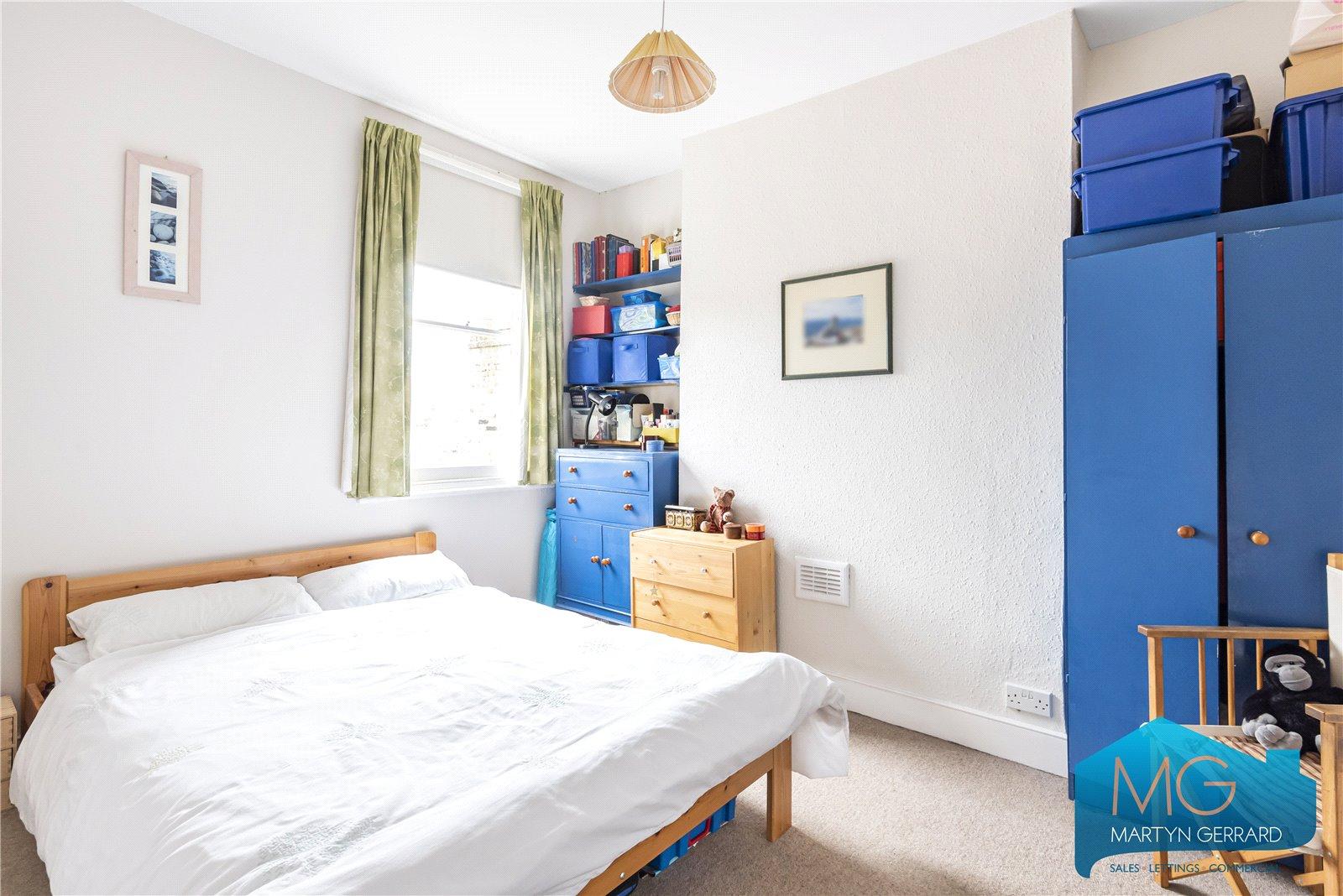 2 bedroom Apartment for sale - Martyn Gerrard