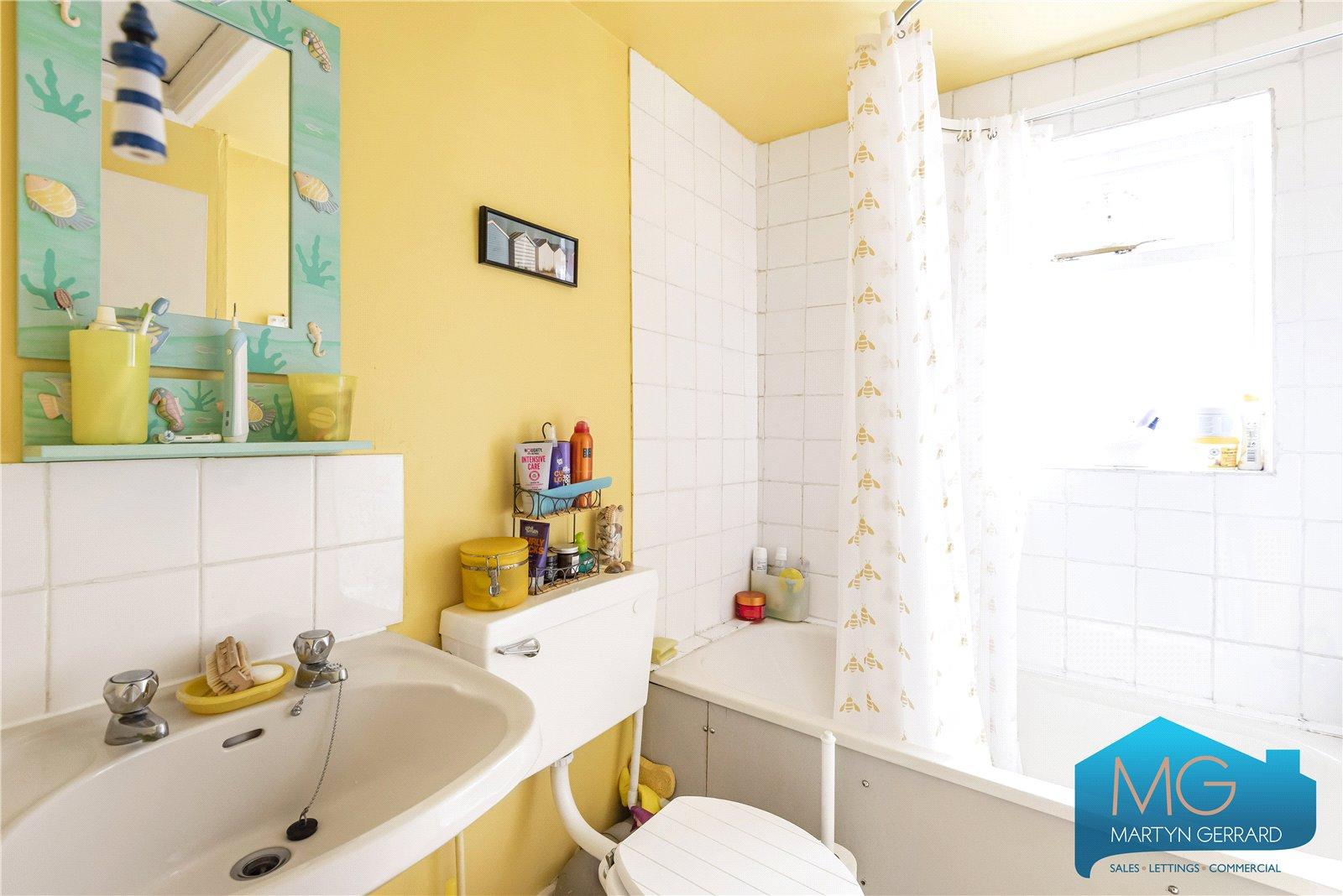 2 bedroom Apartment for sale - Martyn Gerrard
