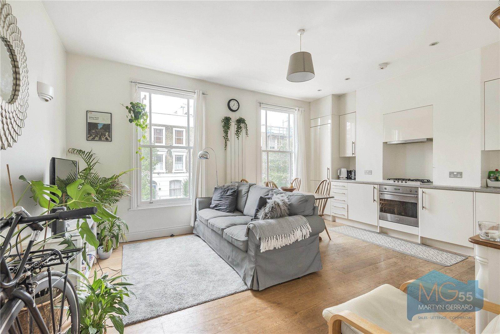 3 bedroom Apartment for sale - Martyn Gerrard
