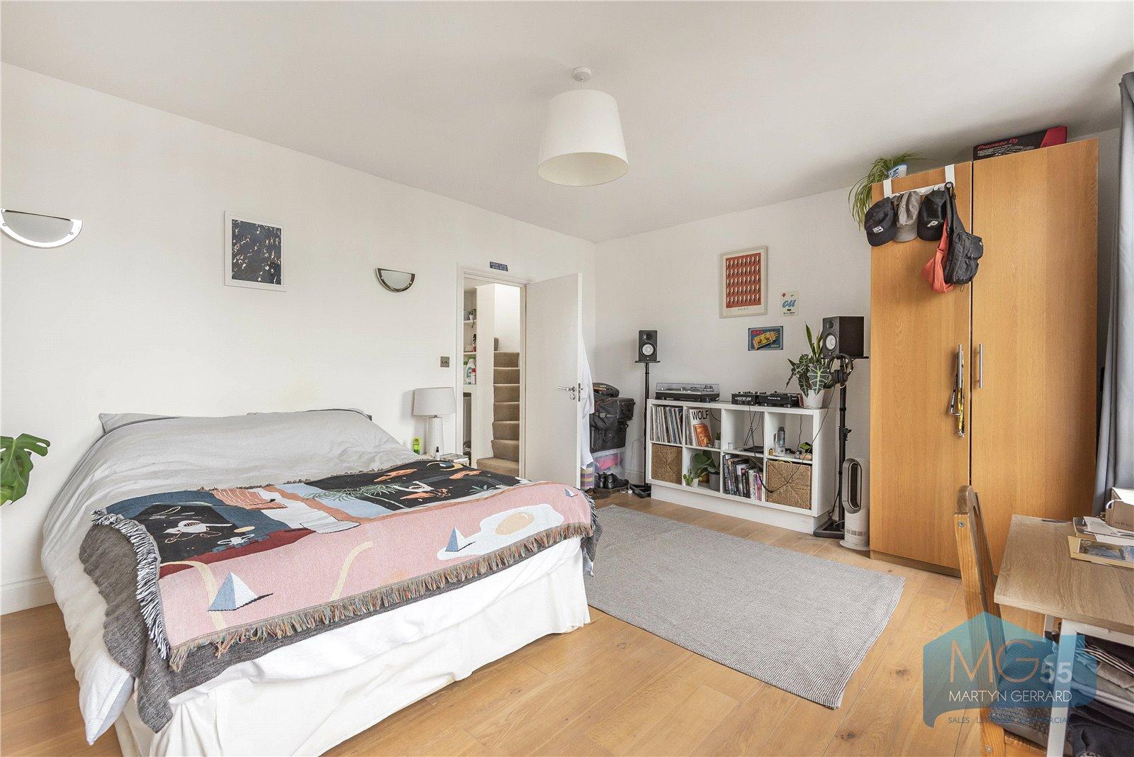 3 bedroom Apartment for sale - Martyn Gerrard