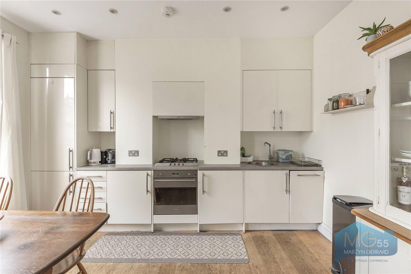 3 bedroom Apartment for sale - Martyn Gerrard