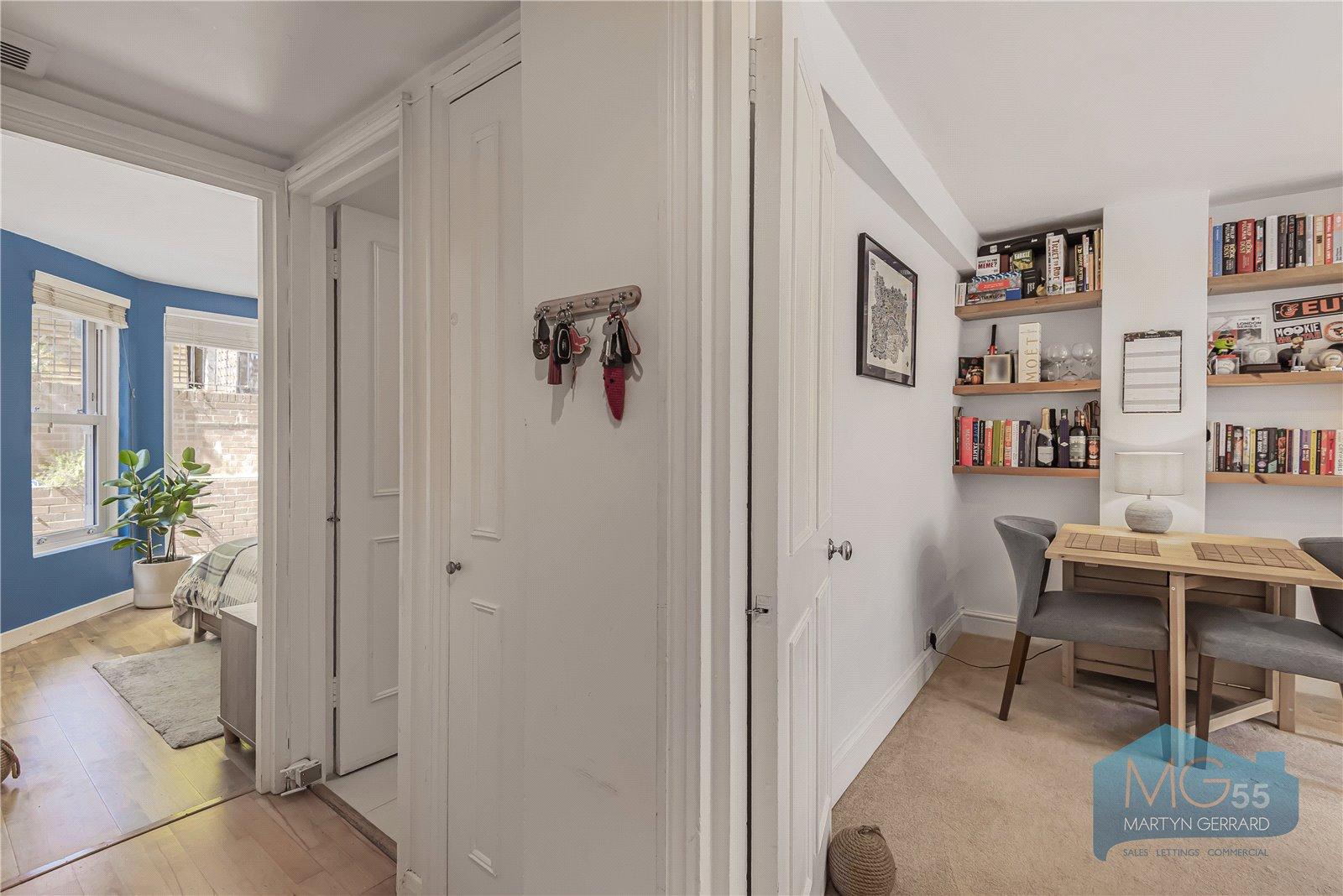 2 bedroom Apartment for sale - Martyn Gerrard