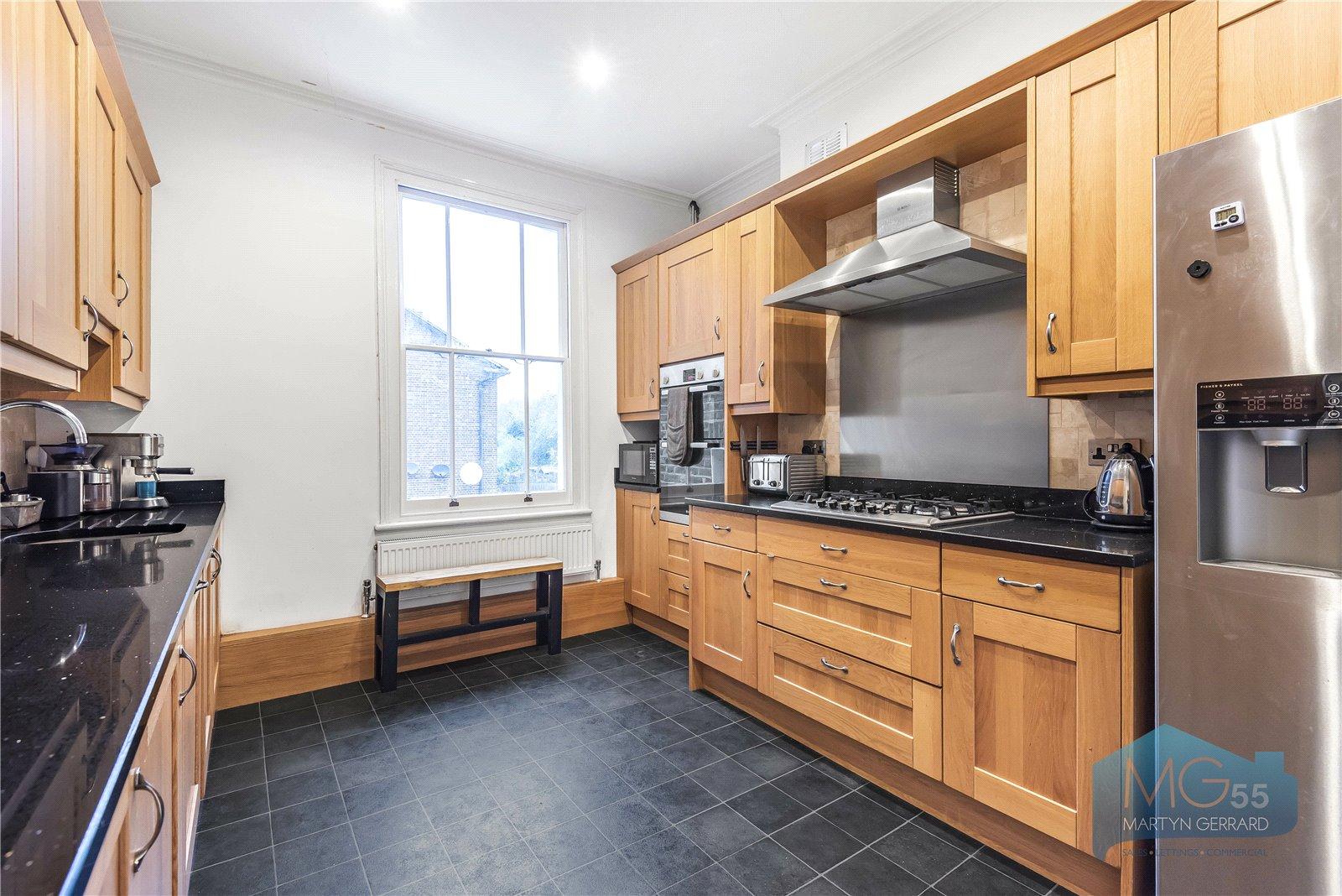 3 bedroom Apartment for sale - Martyn Gerrard