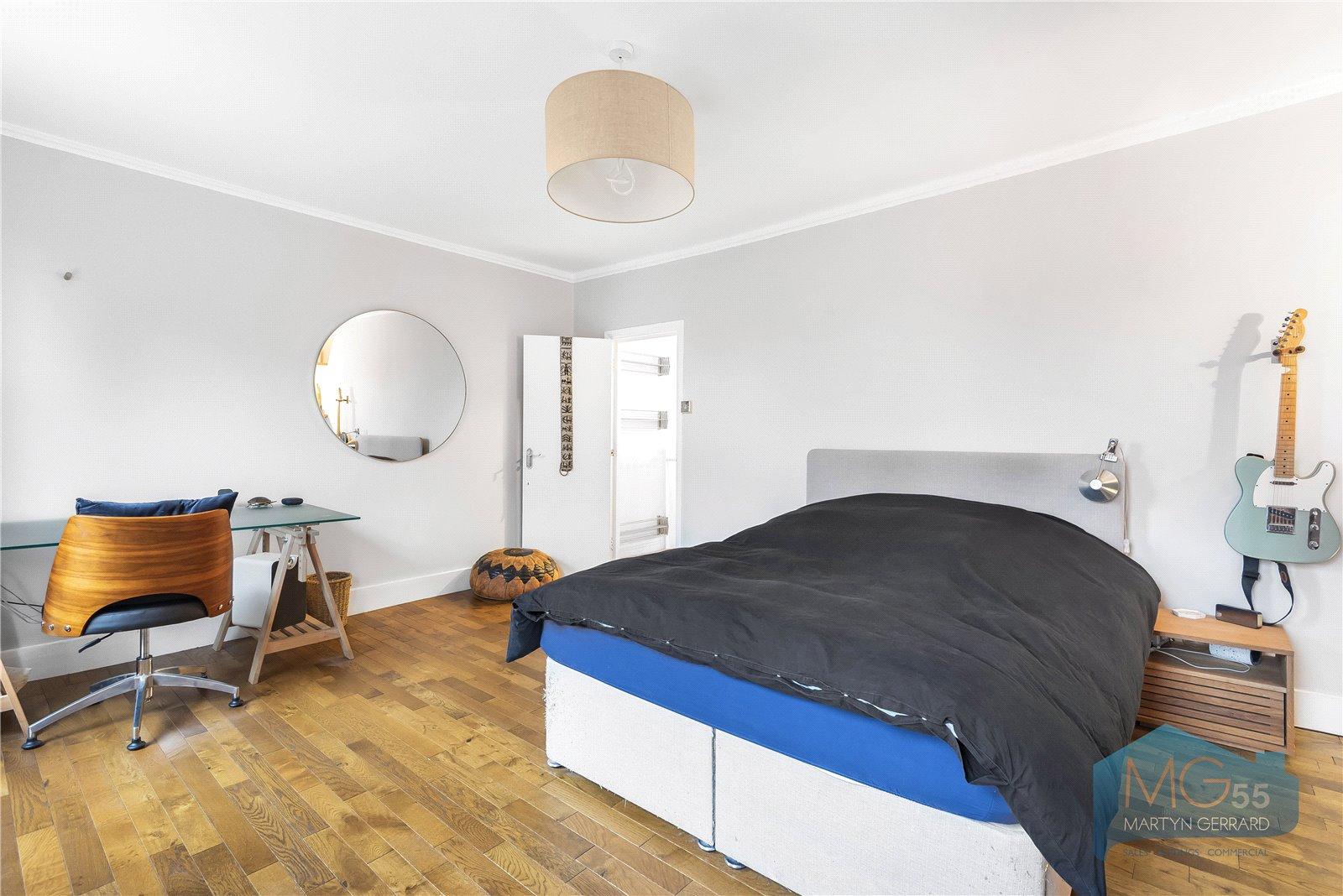 3 bedroom Apartment for sale - Martyn Gerrard