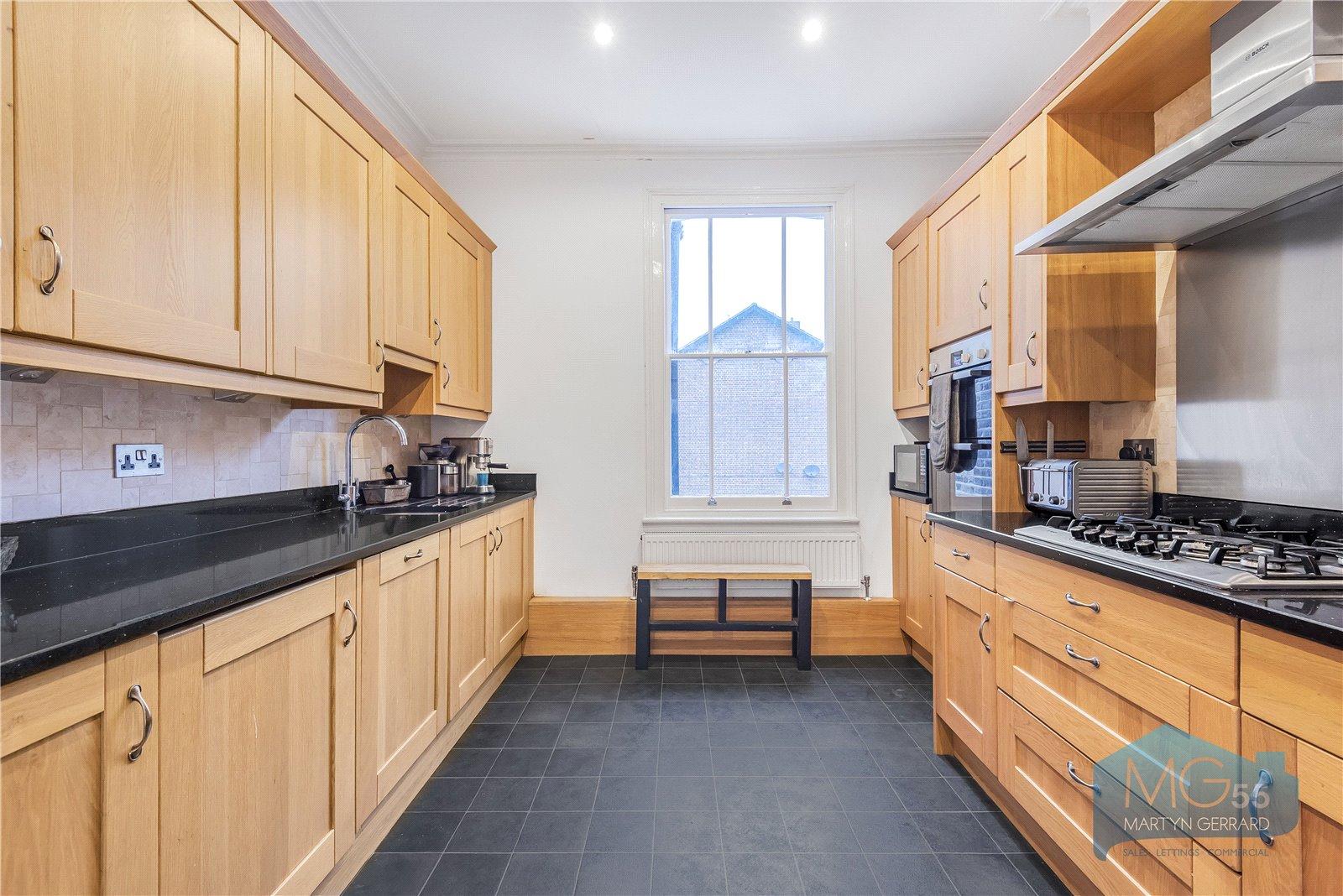 3 bedroom Apartment for sale - Martyn Gerrard