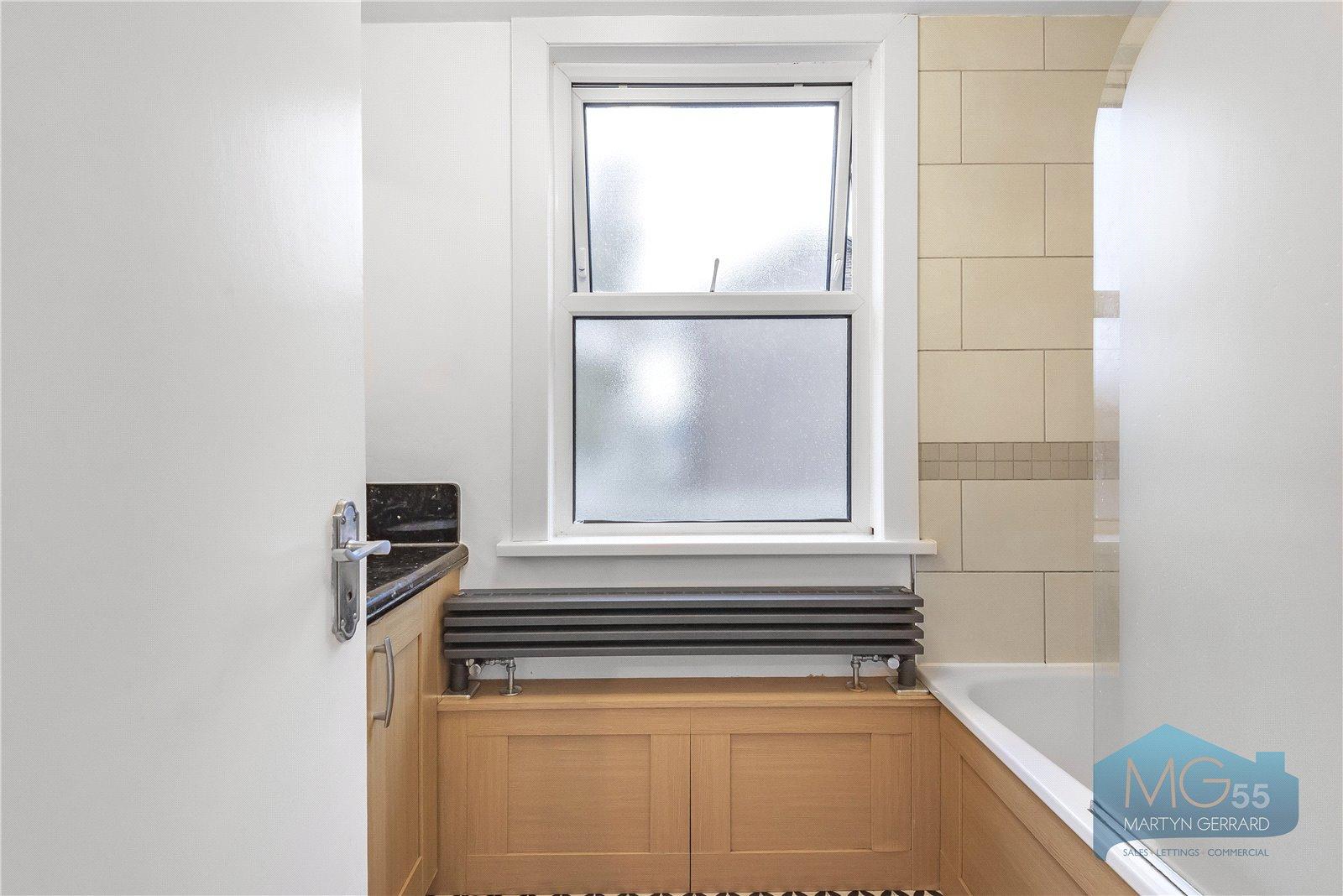 3 bedroom Apartment for sale - Martyn Gerrard