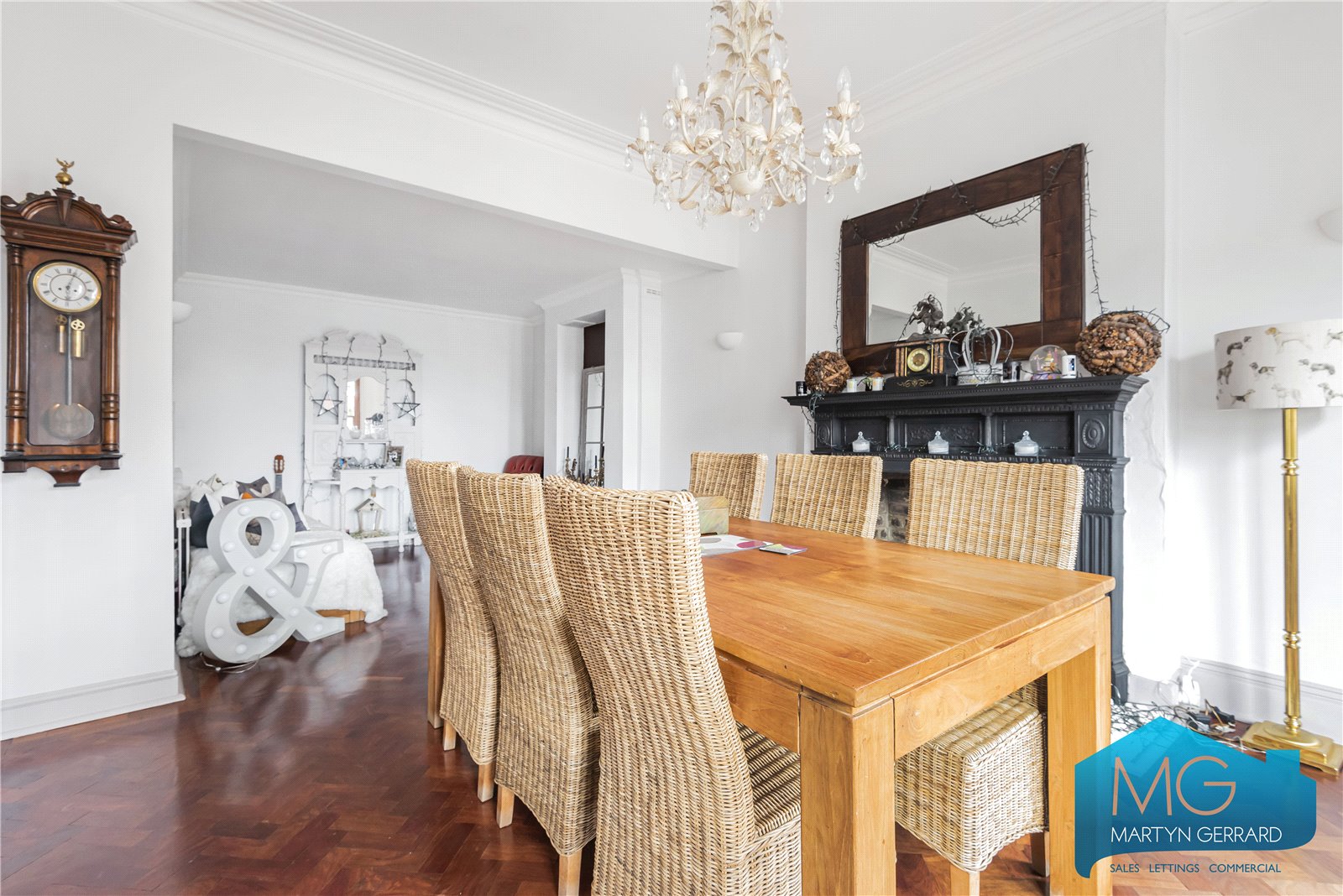 4 bedroom House for sale - Martyn Gerrard