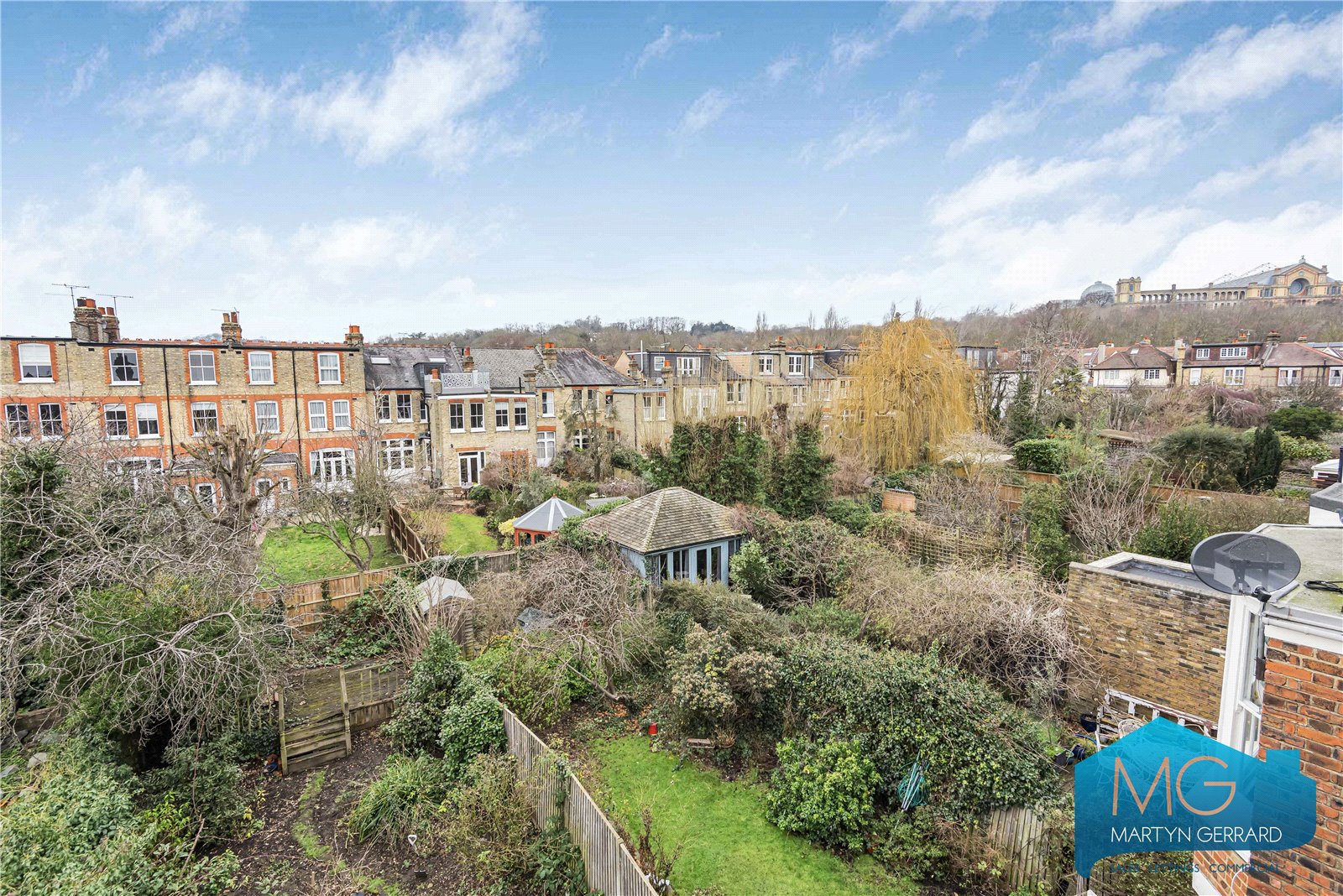 4 bedroom House for sale - Martyn Gerrard