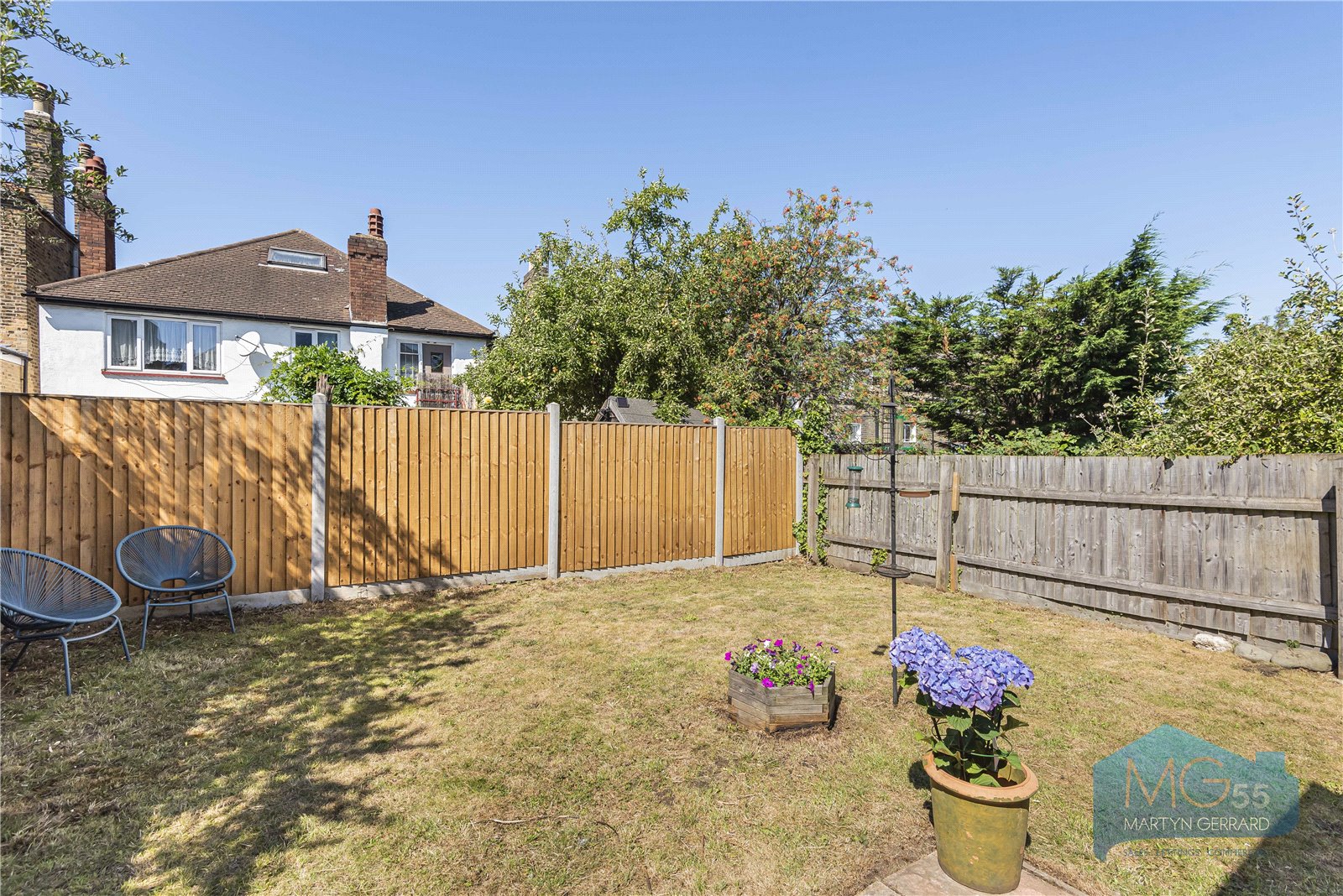 Ferme Park Road, Crouch End, London, N8+  - Martyn Gerrard