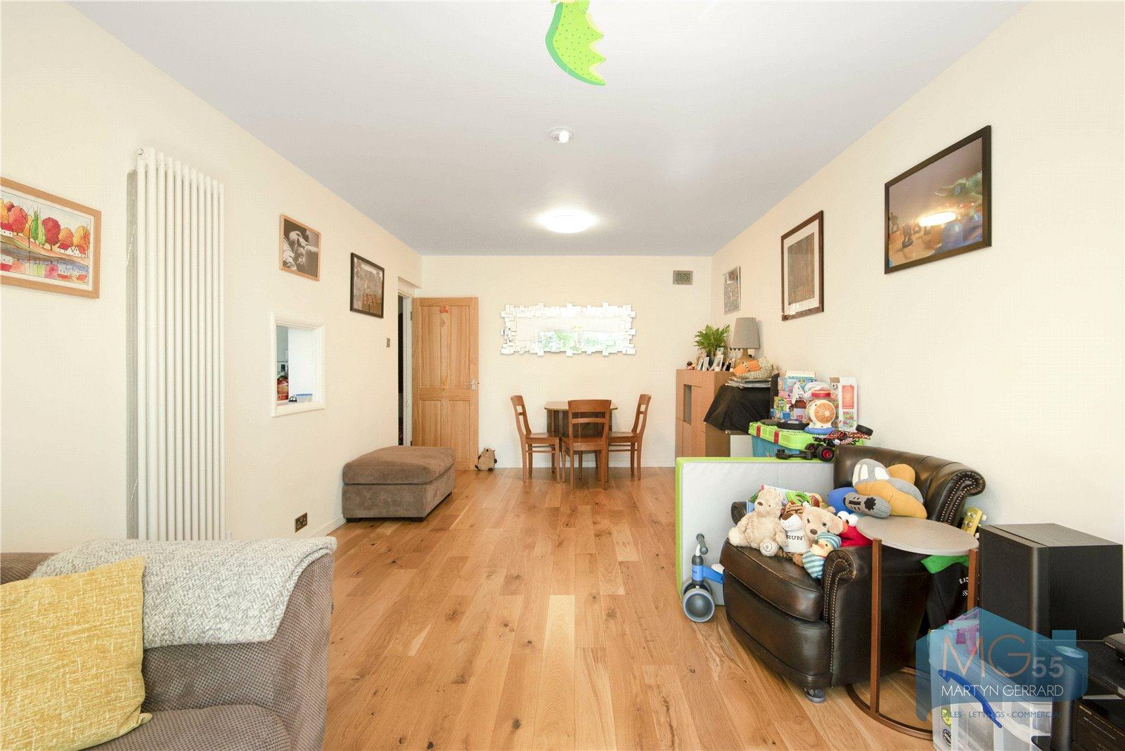 2 bedroom Apartment for sale - Martyn Gerrard