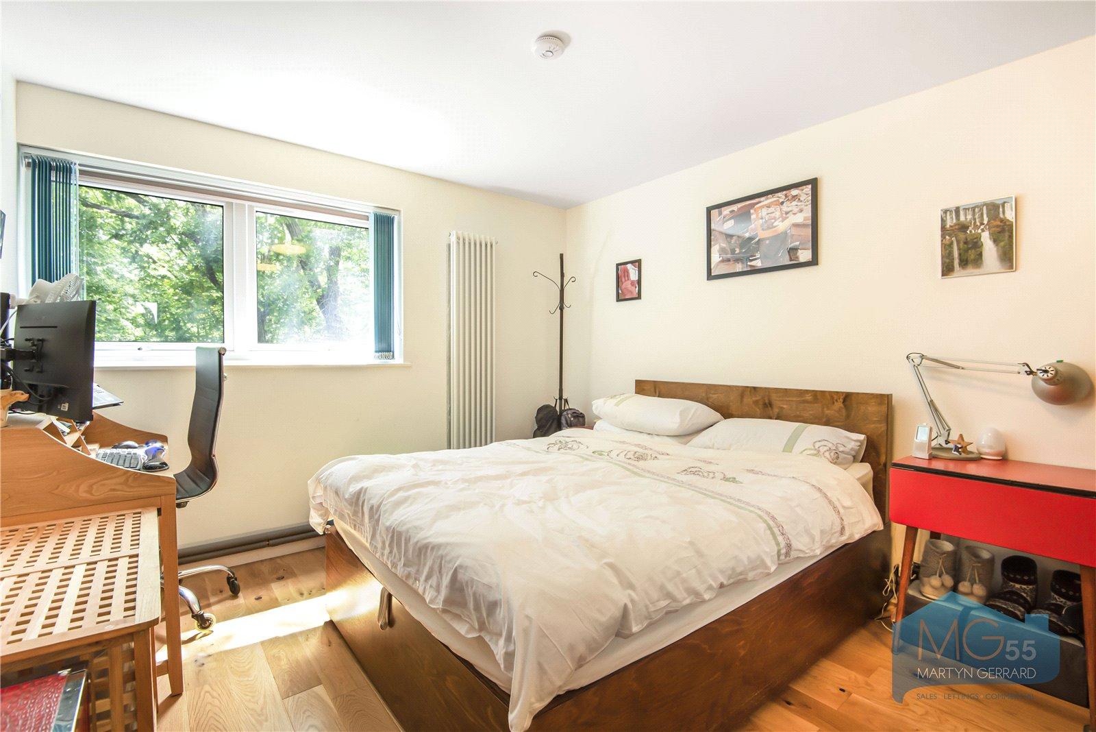 2 bedroom Apartment for sale - Martyn Gerrard