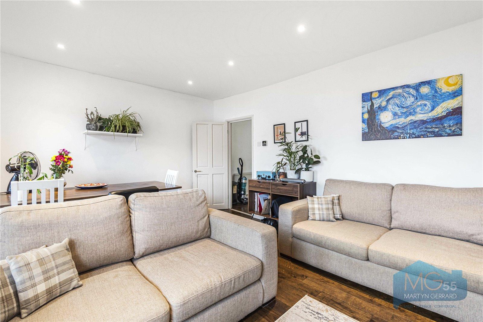 2 bedroom Apartment for sale - Martyn Gerrard