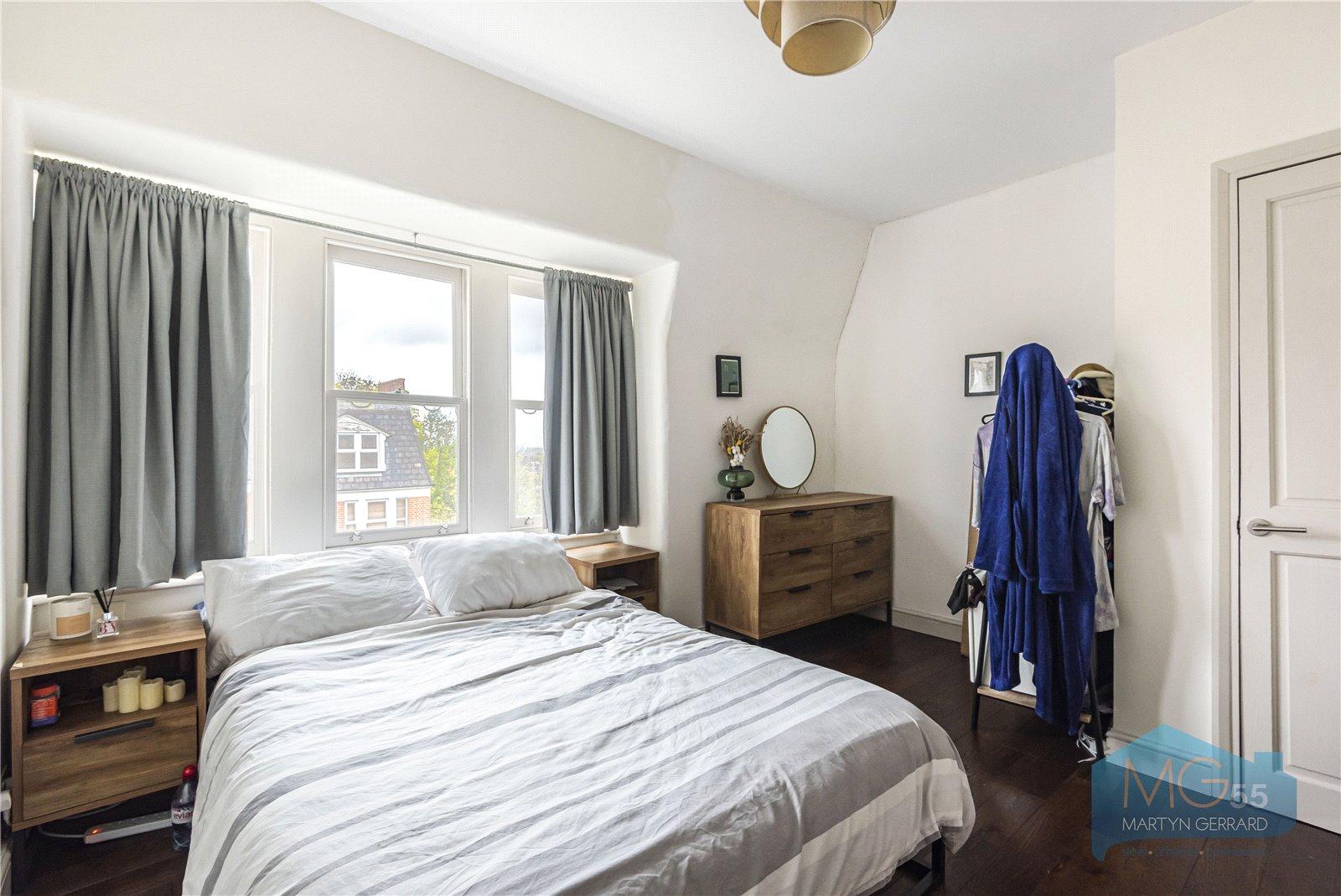 2 bedroom Apartment for sale - Martyn Gerrard