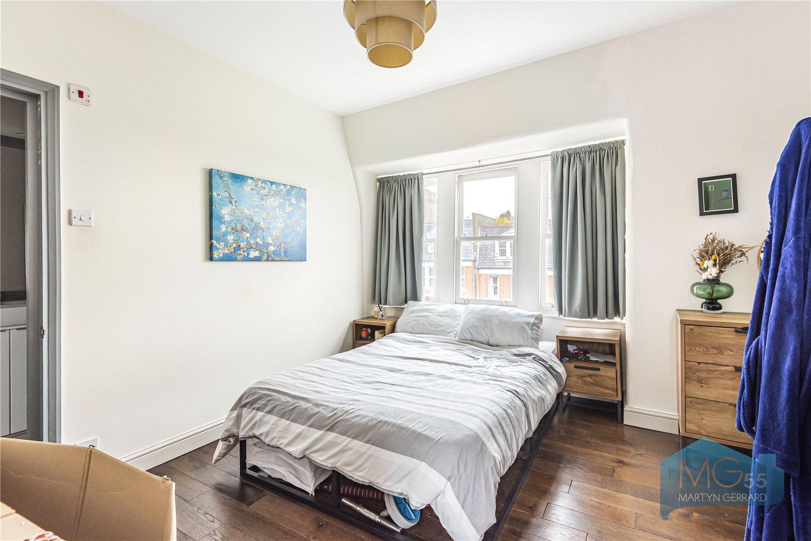 2 bedroom Apartment for sale - Martyn Gerrard