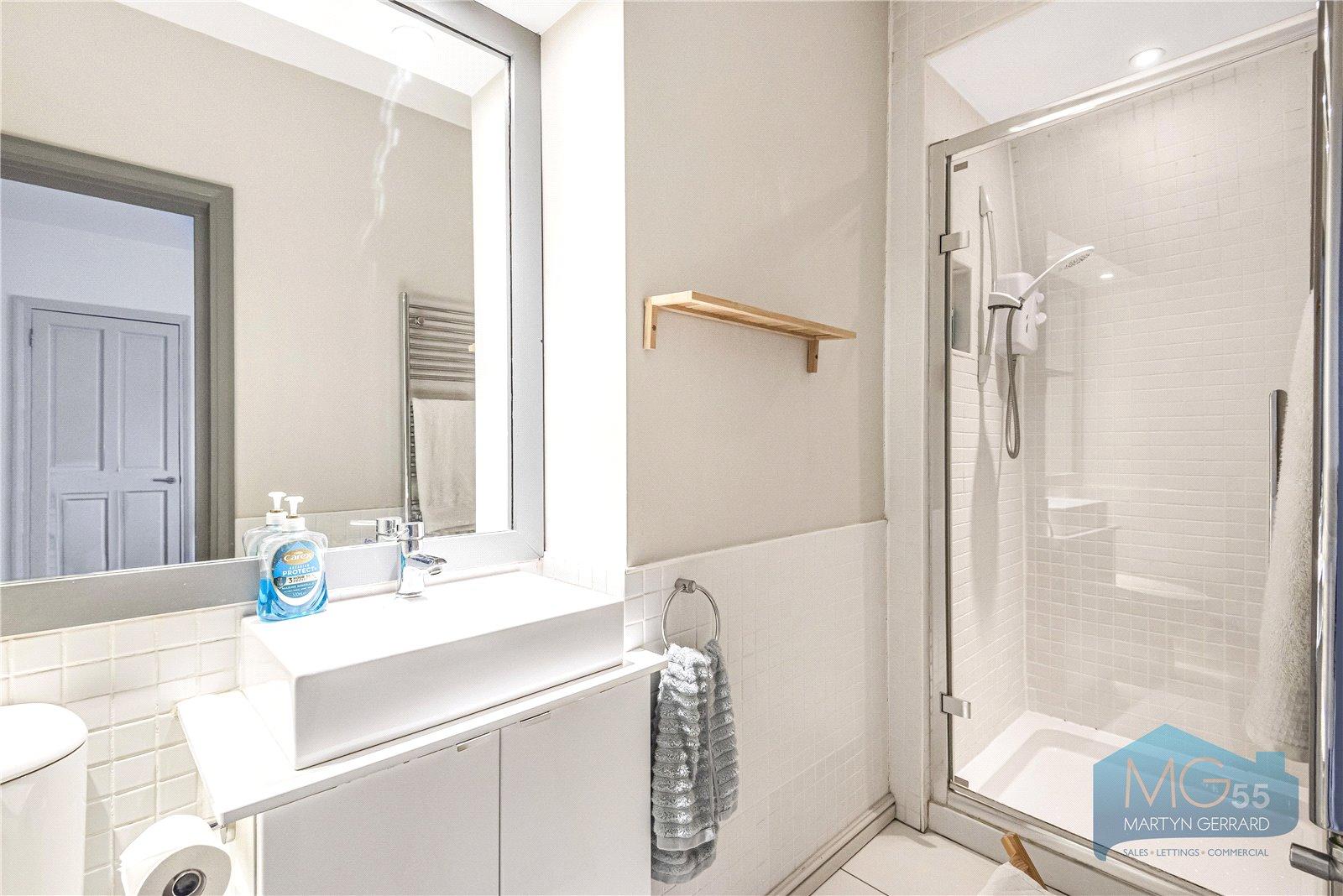 2 bedroom Apartment for sale - Martyn Gerrard