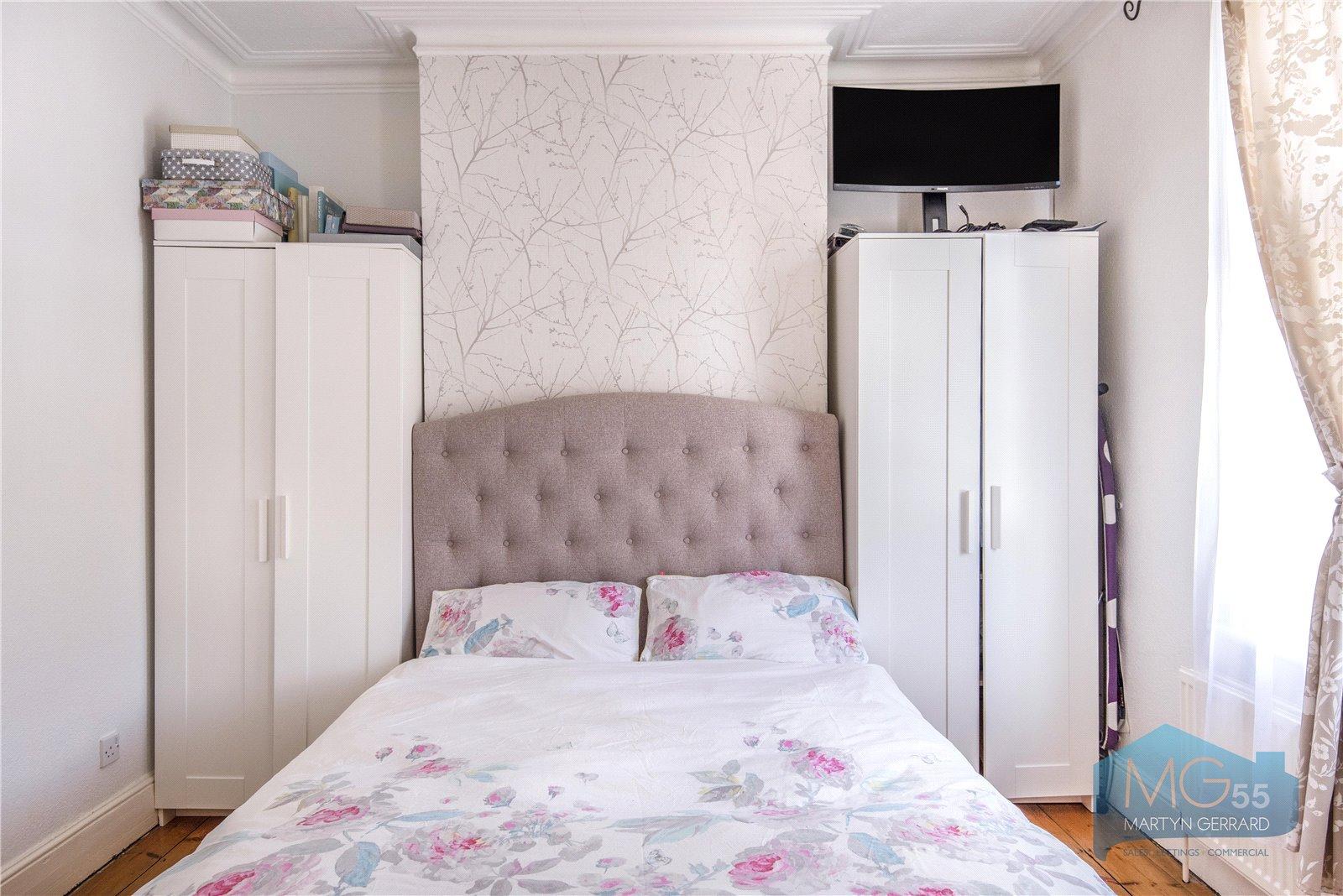 2 bedroom Terraced House for sale - Martyn Gerrard