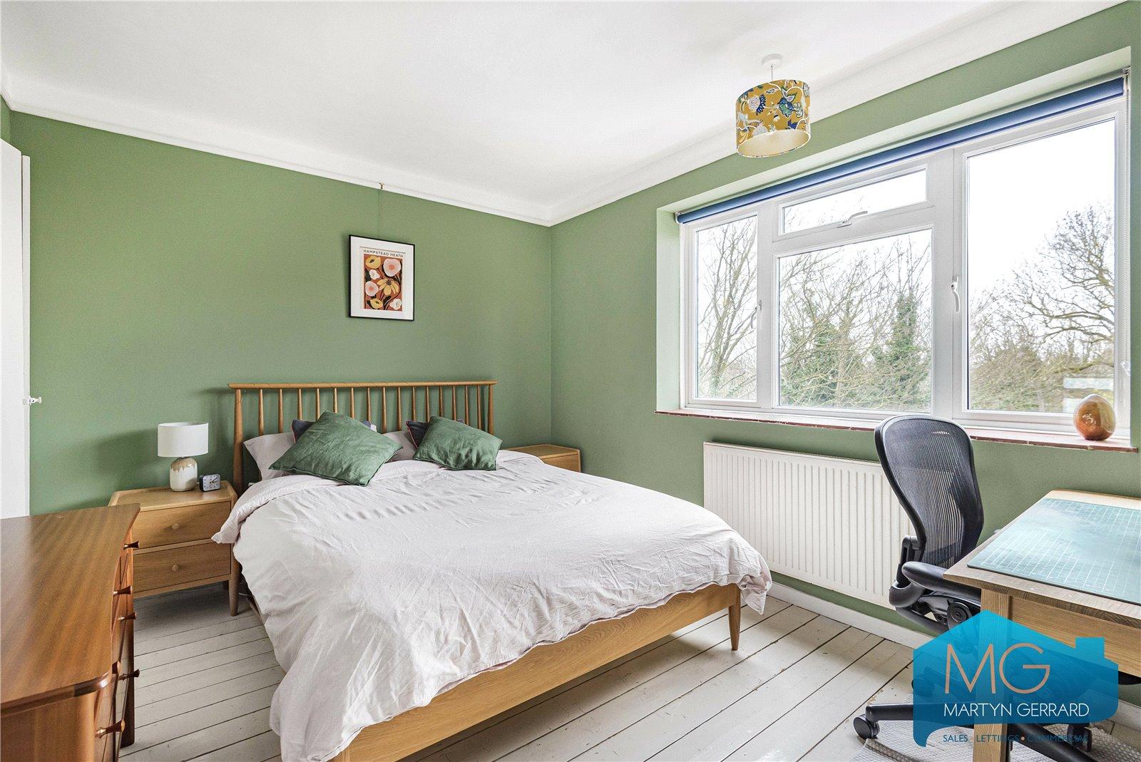 Stapleton Hall Road, Stroud Green, N4+  - Martyn Gerrard