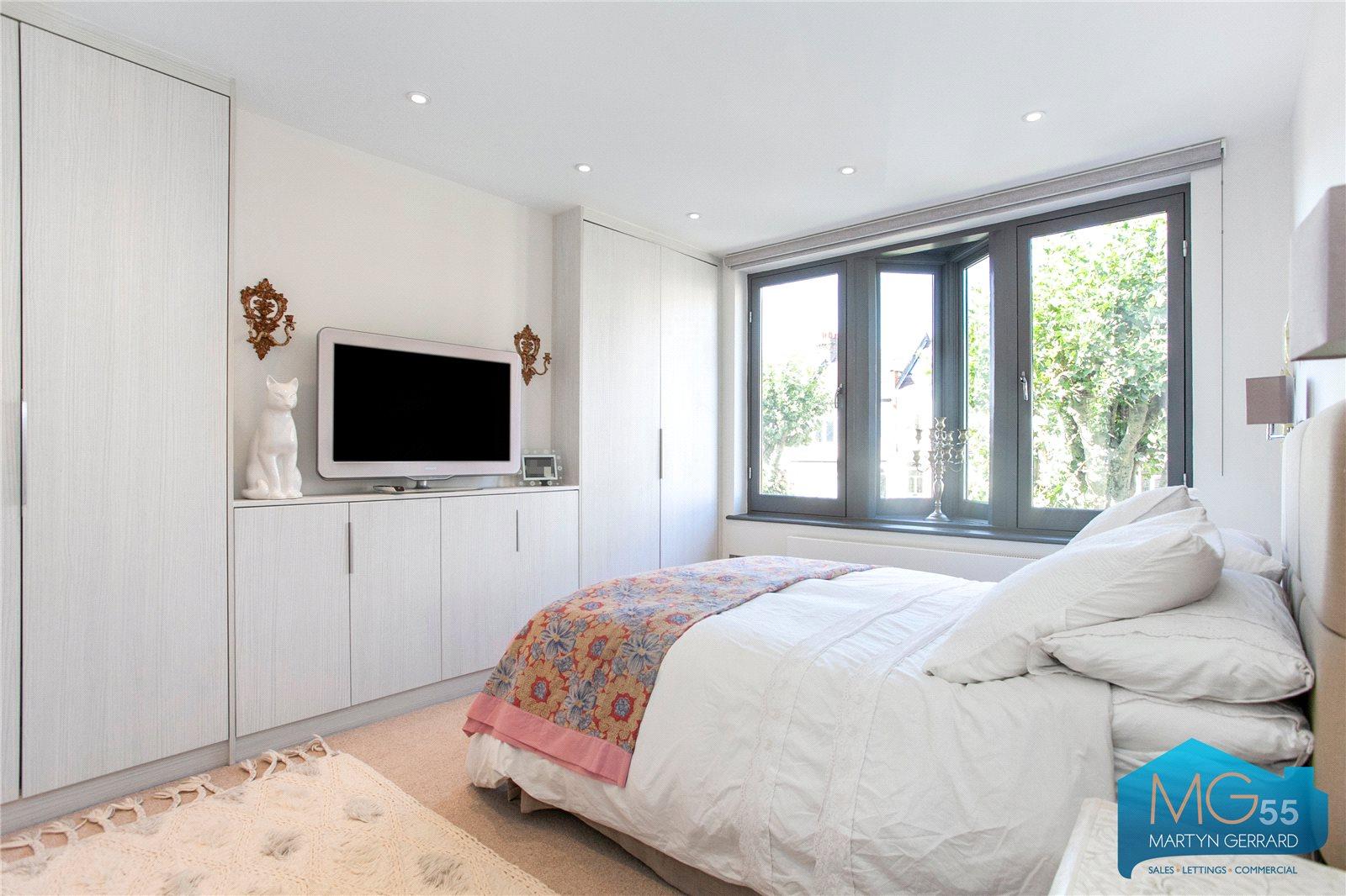 4 bedroom Semi-Detached House for sale - Martyn Gerrard