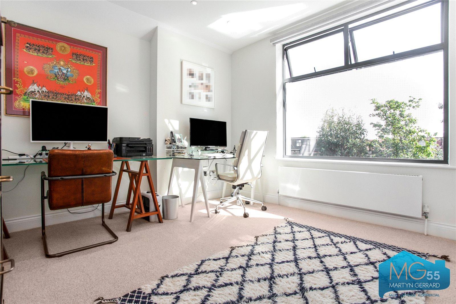 4 bedroom Semi-Detached House for sale - Martyn Gerrard