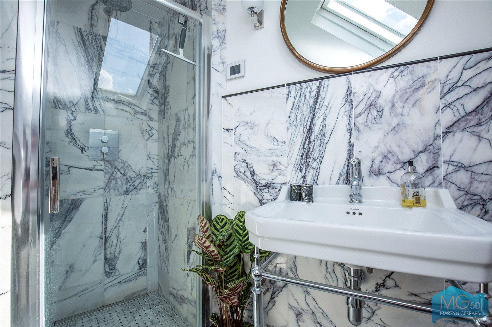 2 bedroom Apartment for sale - Martyn Gerrard