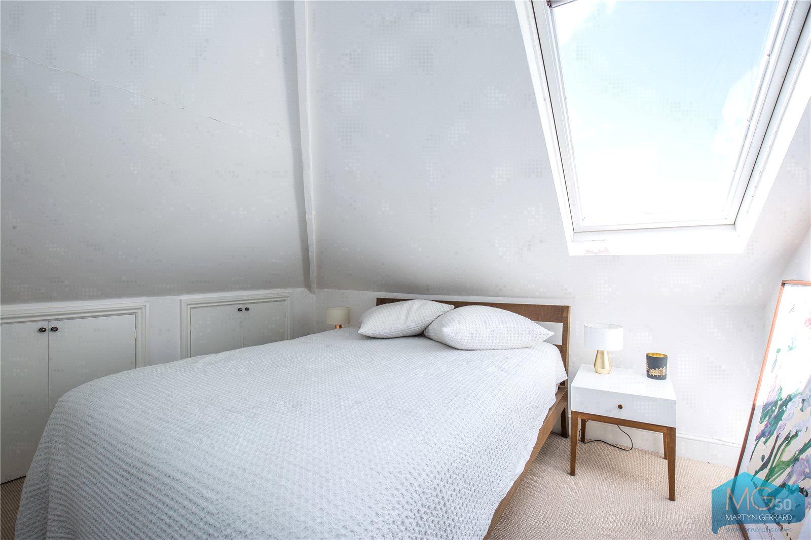 2 bedroom Apartment for sale - Martyn Gerrard
