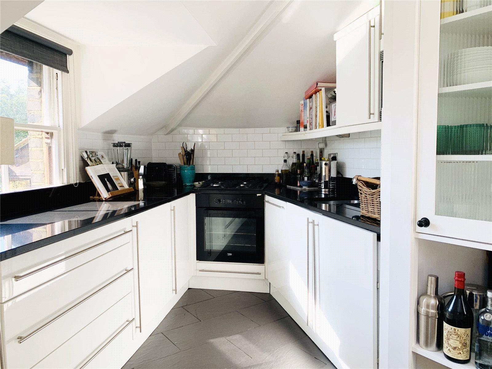2 bedroom Apartment for sale - Martyn Gerrard
