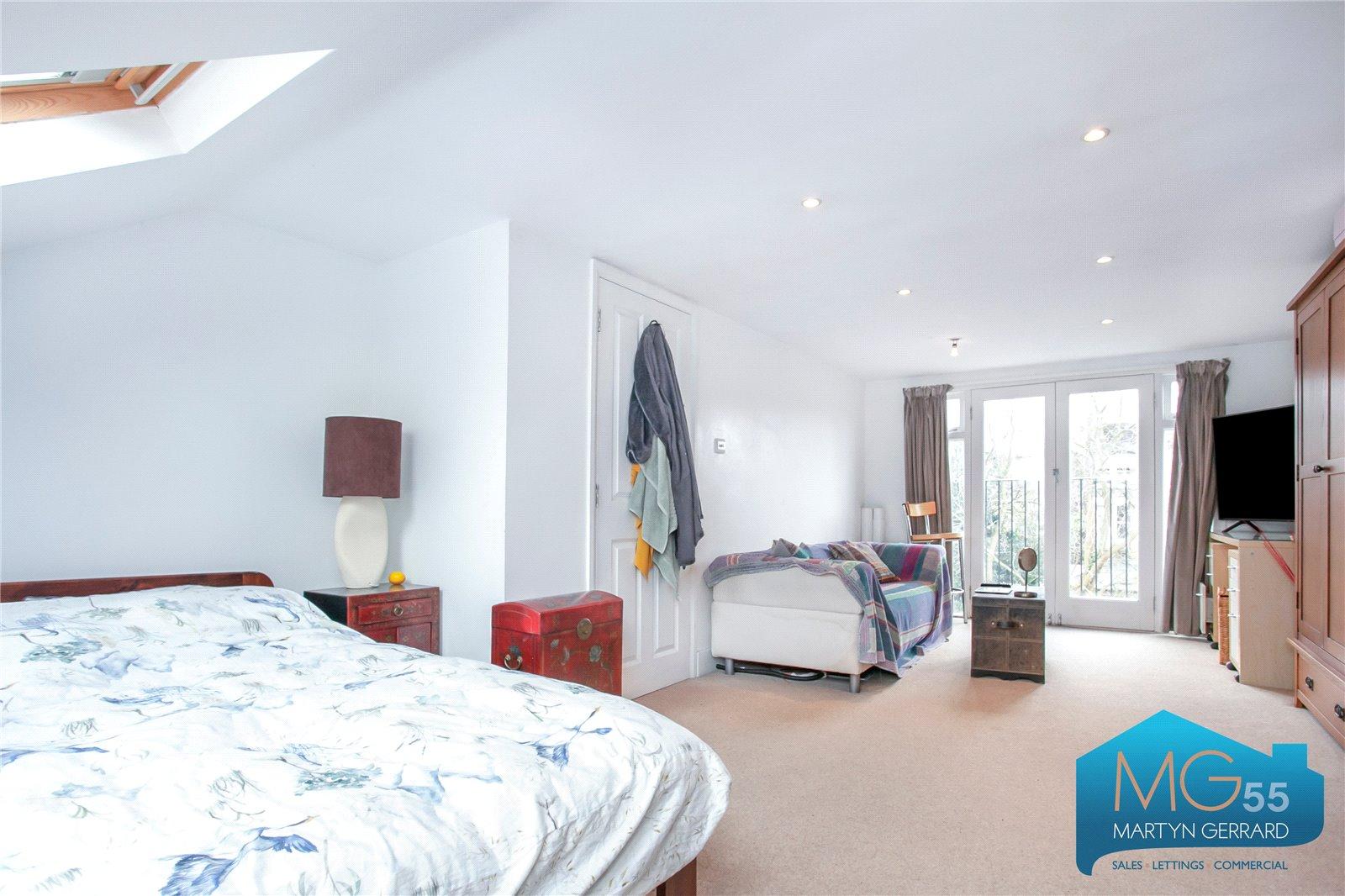 4 bedroom Terraced House for sale - Martyn Gerrard