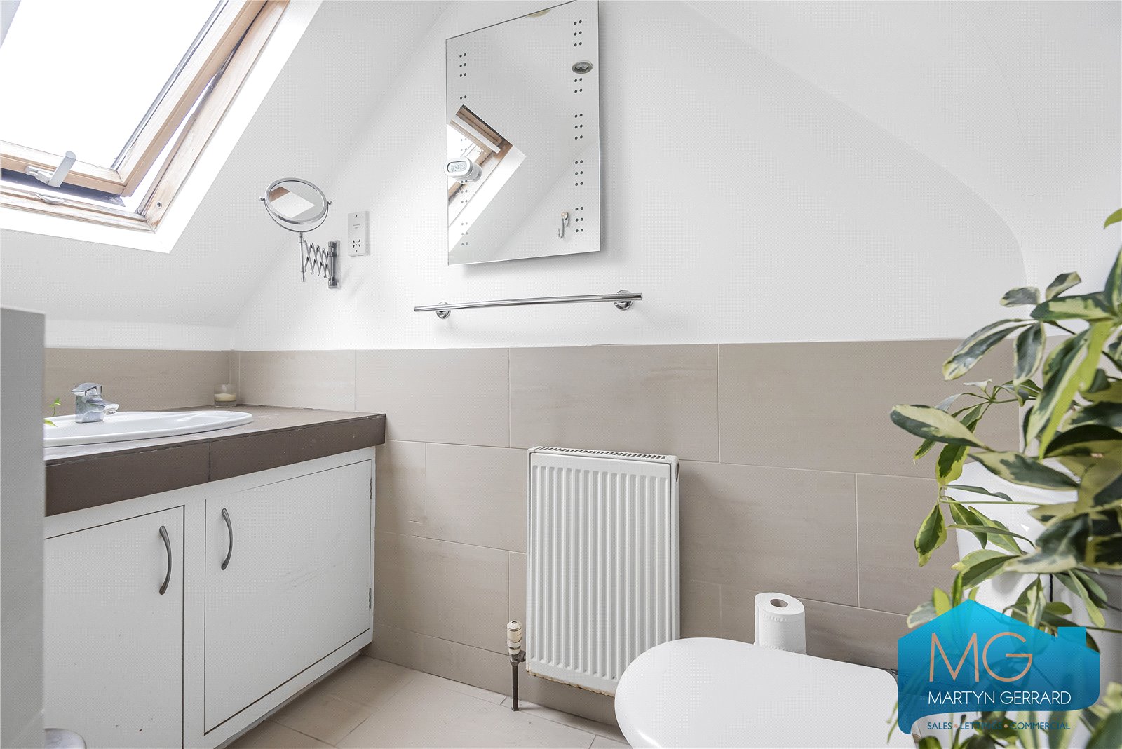 4 bedroom Maisonette for sale - Martyn Gerrard