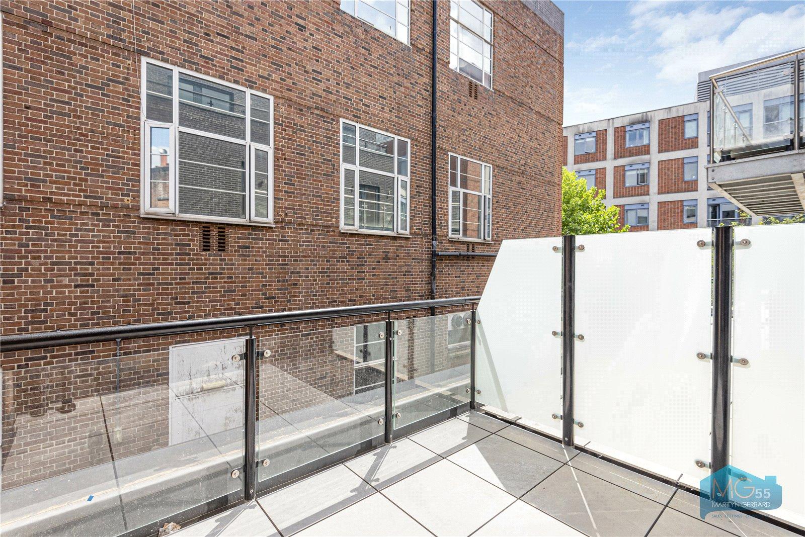 2 bedroom Apartment to rent - Martyn Gerrard