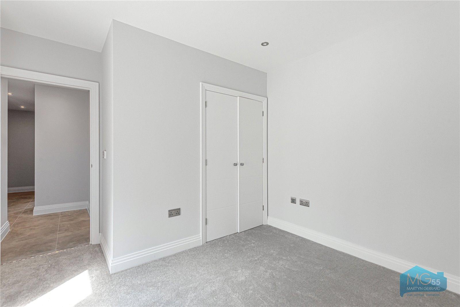 2 bedroom Apartment to rent - Martyn Gerrard