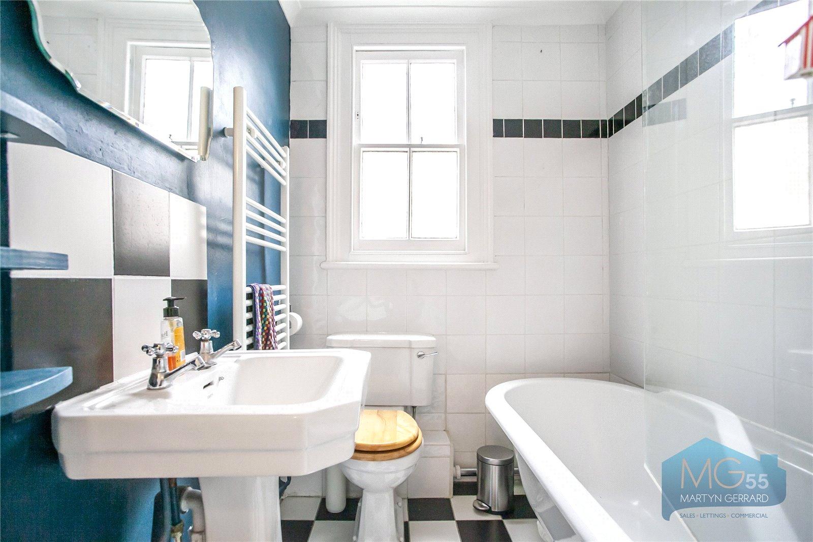 2 bedroom Apartment to rent - Martyn Gerrard