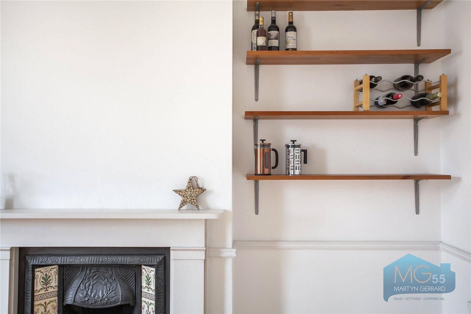 2 bedroom Apartment to rent - Martyn Gerrard