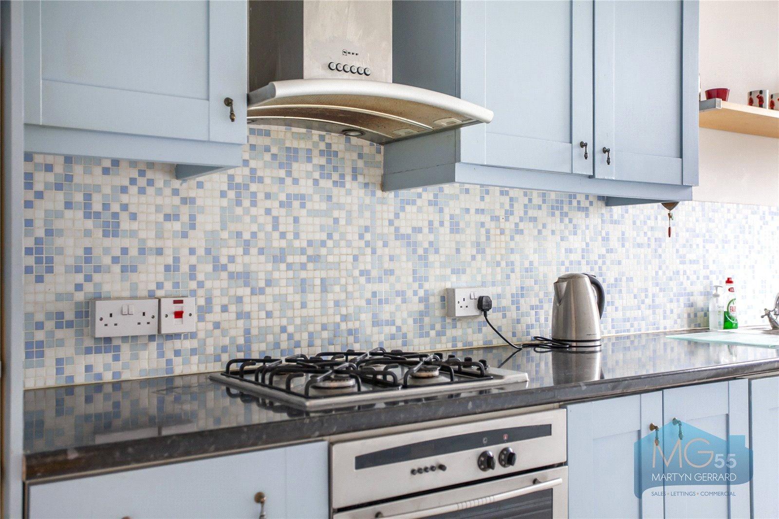 2 bedroom Apartment to rent - Martyn Gerrard