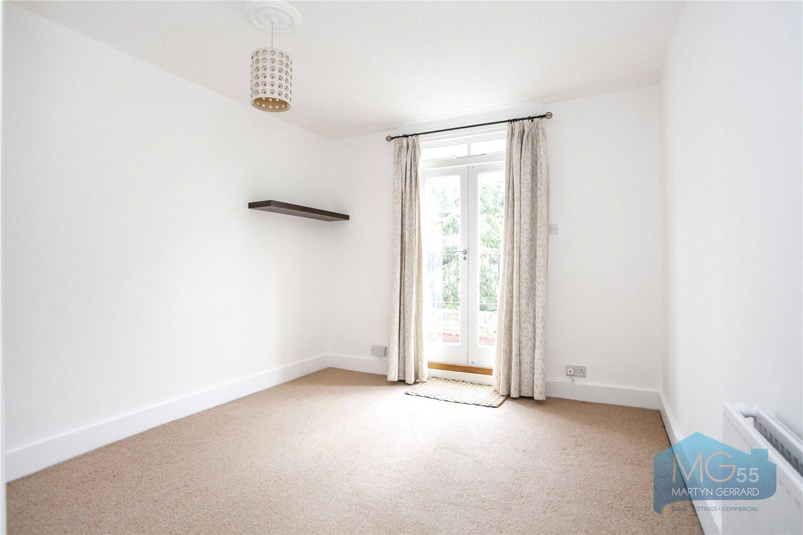 2 bedroom Apartment to rent - Martyn Gerrard