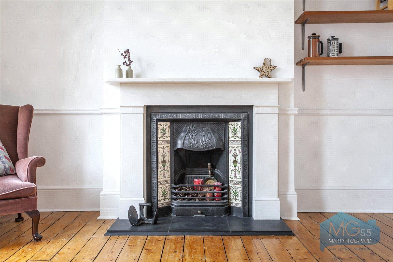 2 bedroom Apartment to rent - Martyn Gerrard