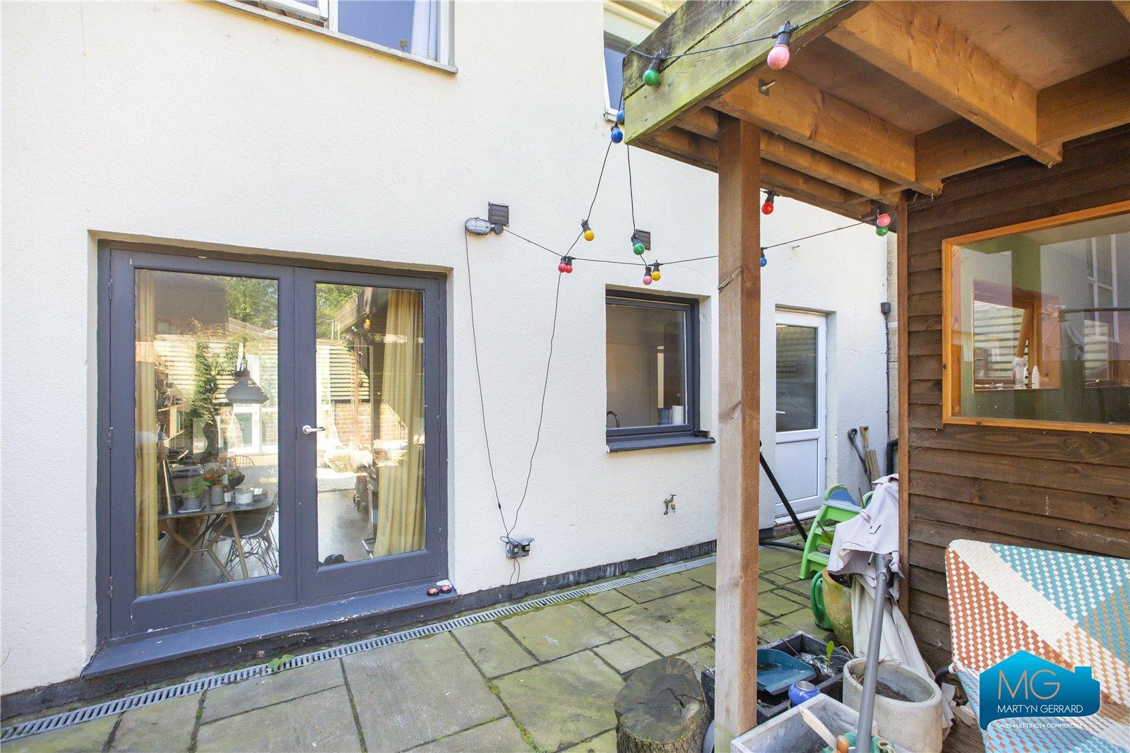 4 bedroom End of Terrace House to rent - Martyn Gerrard