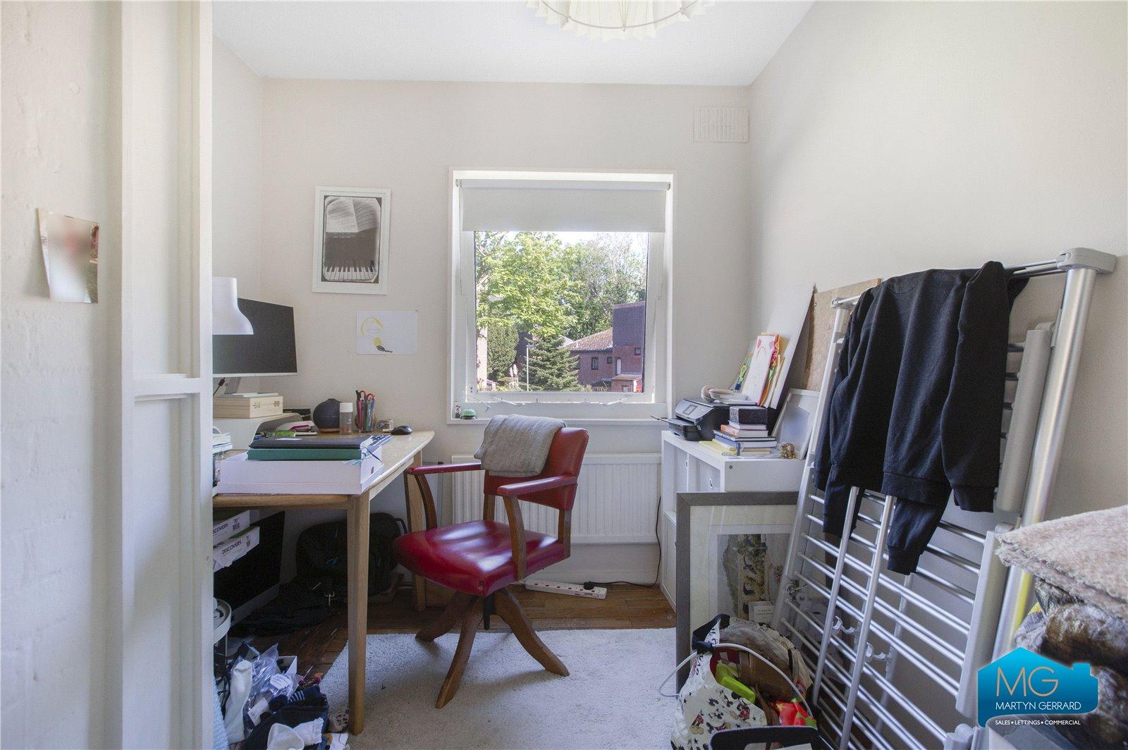 4 bedroom End of Terrace House to rent - Martyn Gerrard