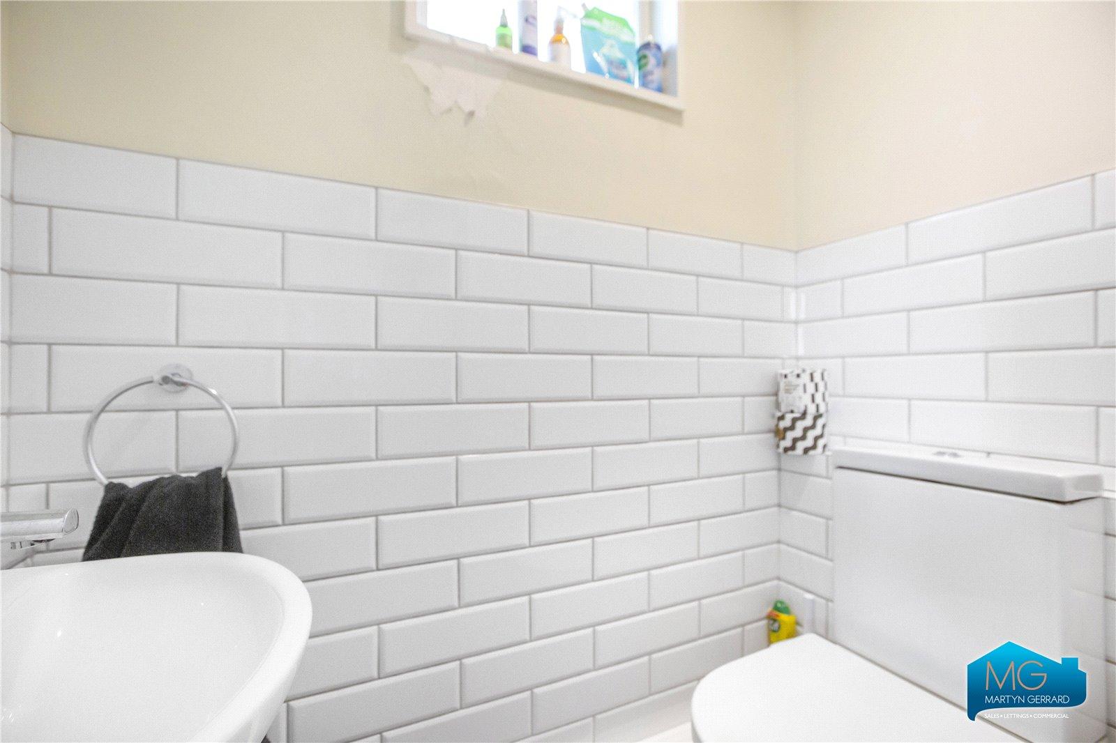 4 bedroom End of Terrace House to rent - Martyn Gerrard