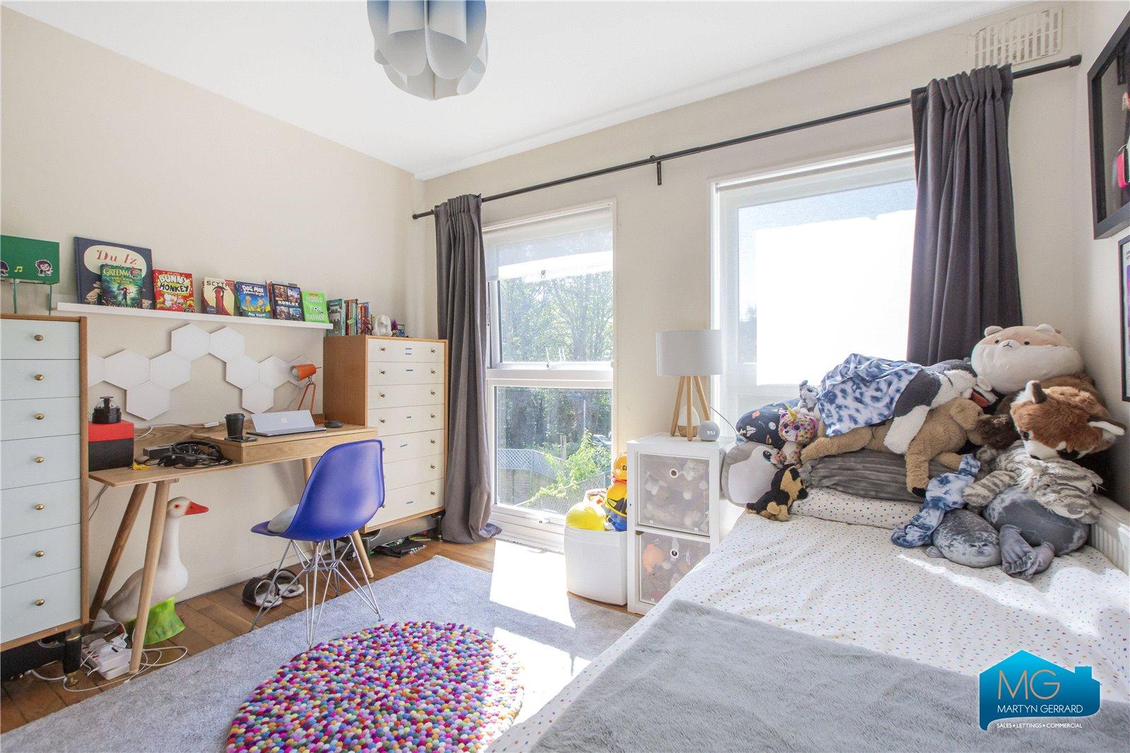 4 bedroom End of Terrace House to rent - Martyn Gerrard