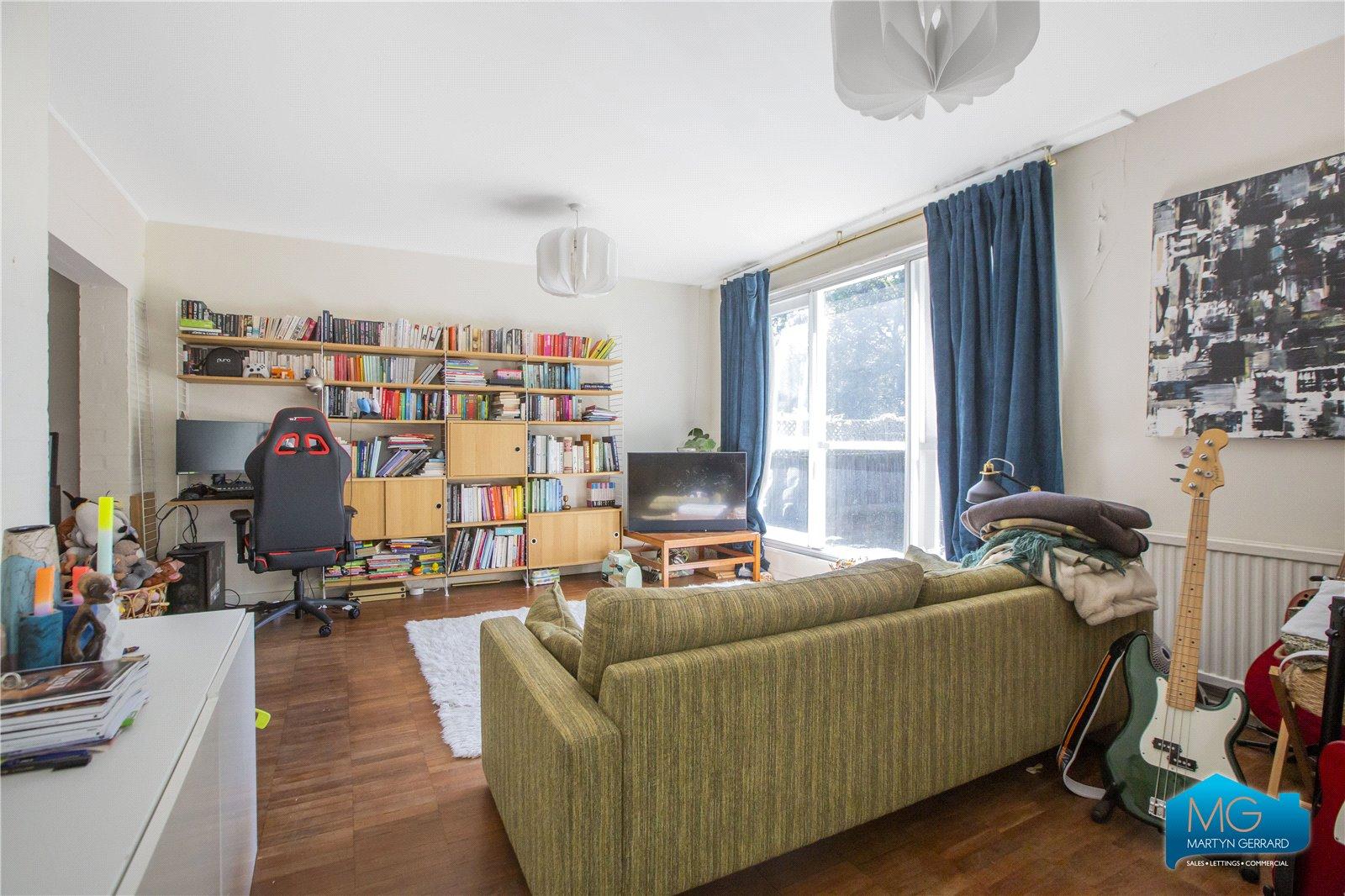 4 bedroom End of Terrace House to rent - Martyn Gerrard